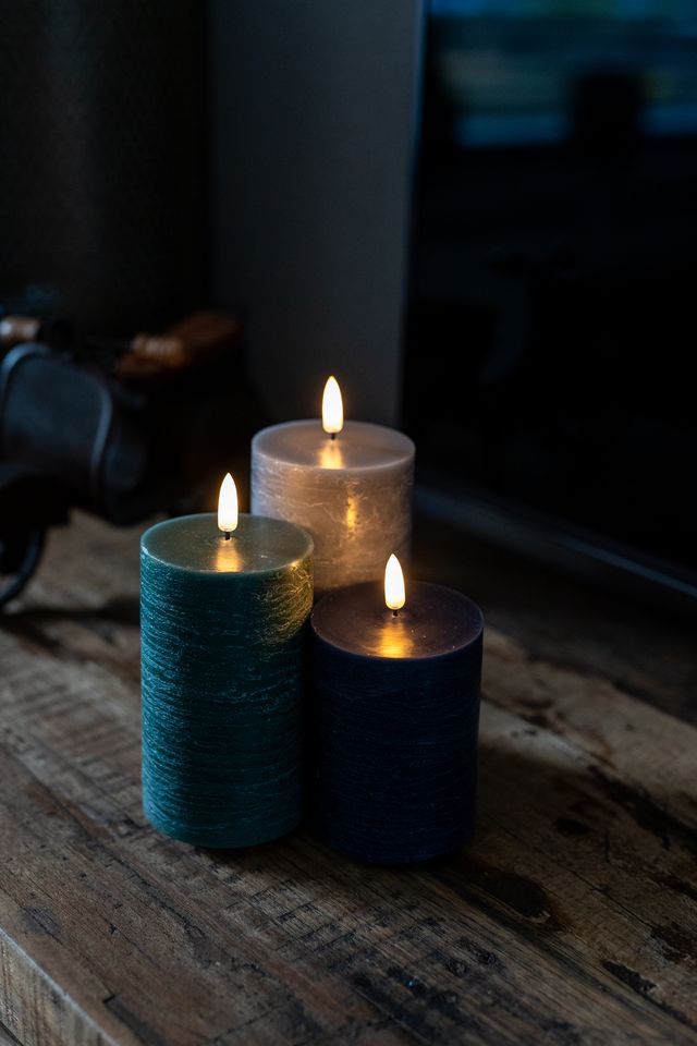 FlinQ - Ensemble de 3 bougies LED rechargeables à flamme vacillante - Télécommande incluse - Neutres chaudes