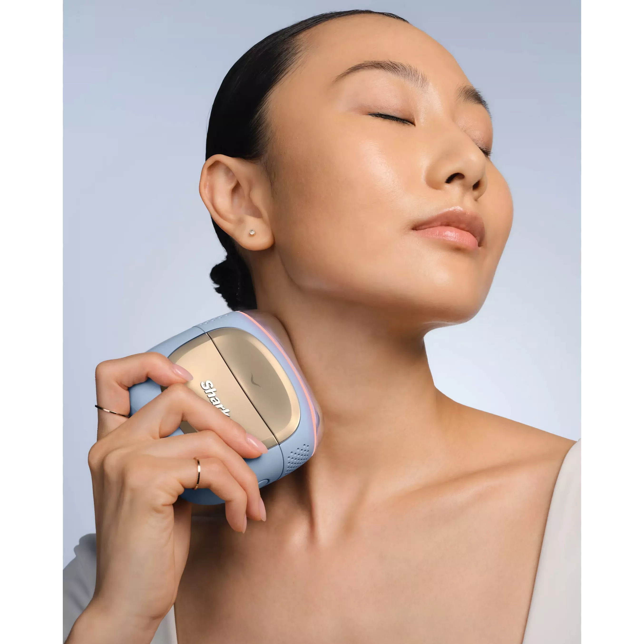Appareil de soin du visage hydrofacial à domicile Shark FacialPro Glow + DePuffi – Bleu Spa
