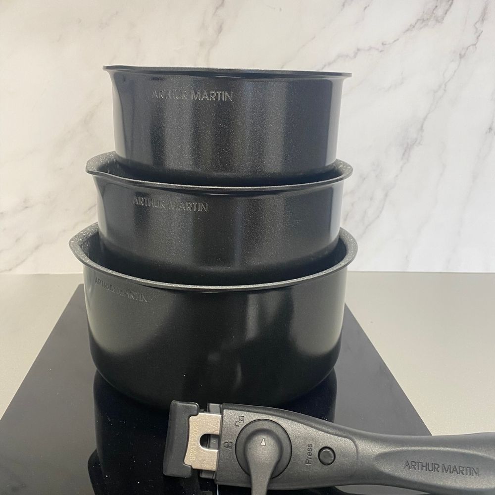 Set de 3 Casseroles Tous Feux Noir Arthur Martin 16-18-20 cm avec une Poignée