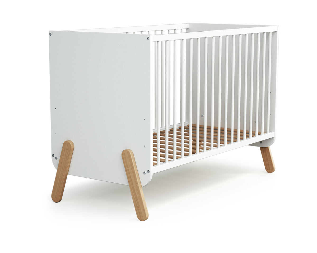 Lit bébé en bois PIRATE Blanc et Hêtre 60 x 120 cm