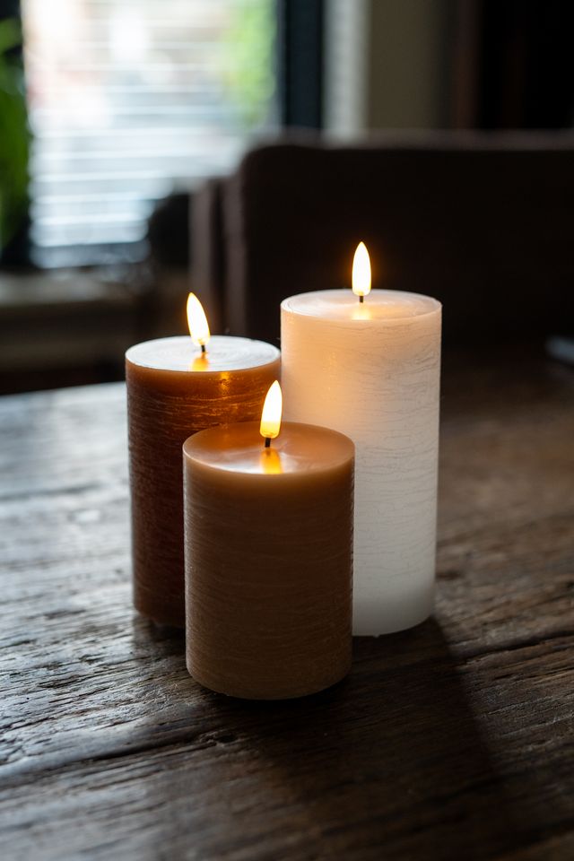 FlinQ - Ensemble de 3 bougies LED rechargeables à flamme vacillante - Télécommande incluse - Nuits urbaines