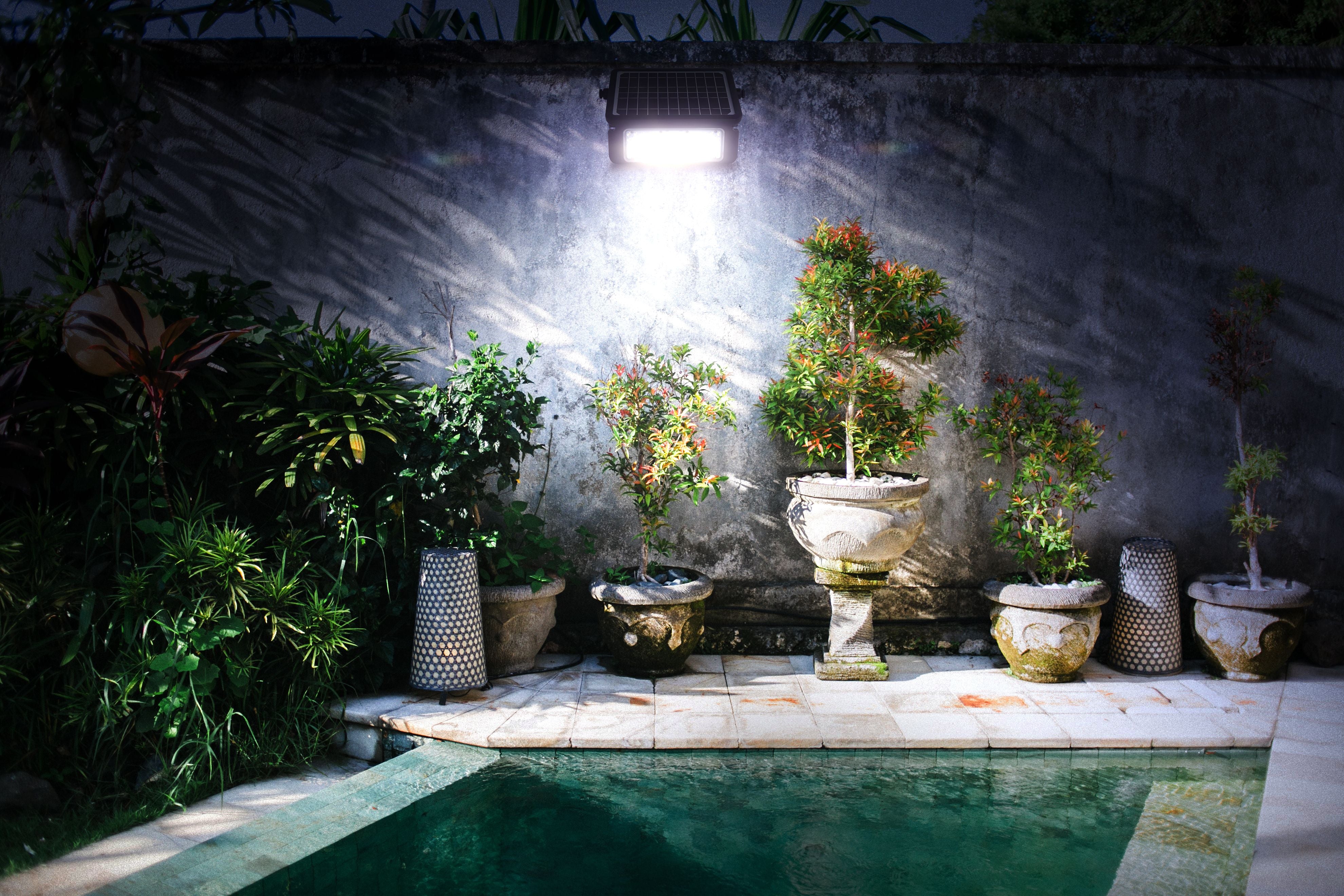 Solar LED Floodlight 10W - Projecteur à énergie solaire - Lampe d'extérieur - IP65 - Lumière vive avec détecteur de mouvement