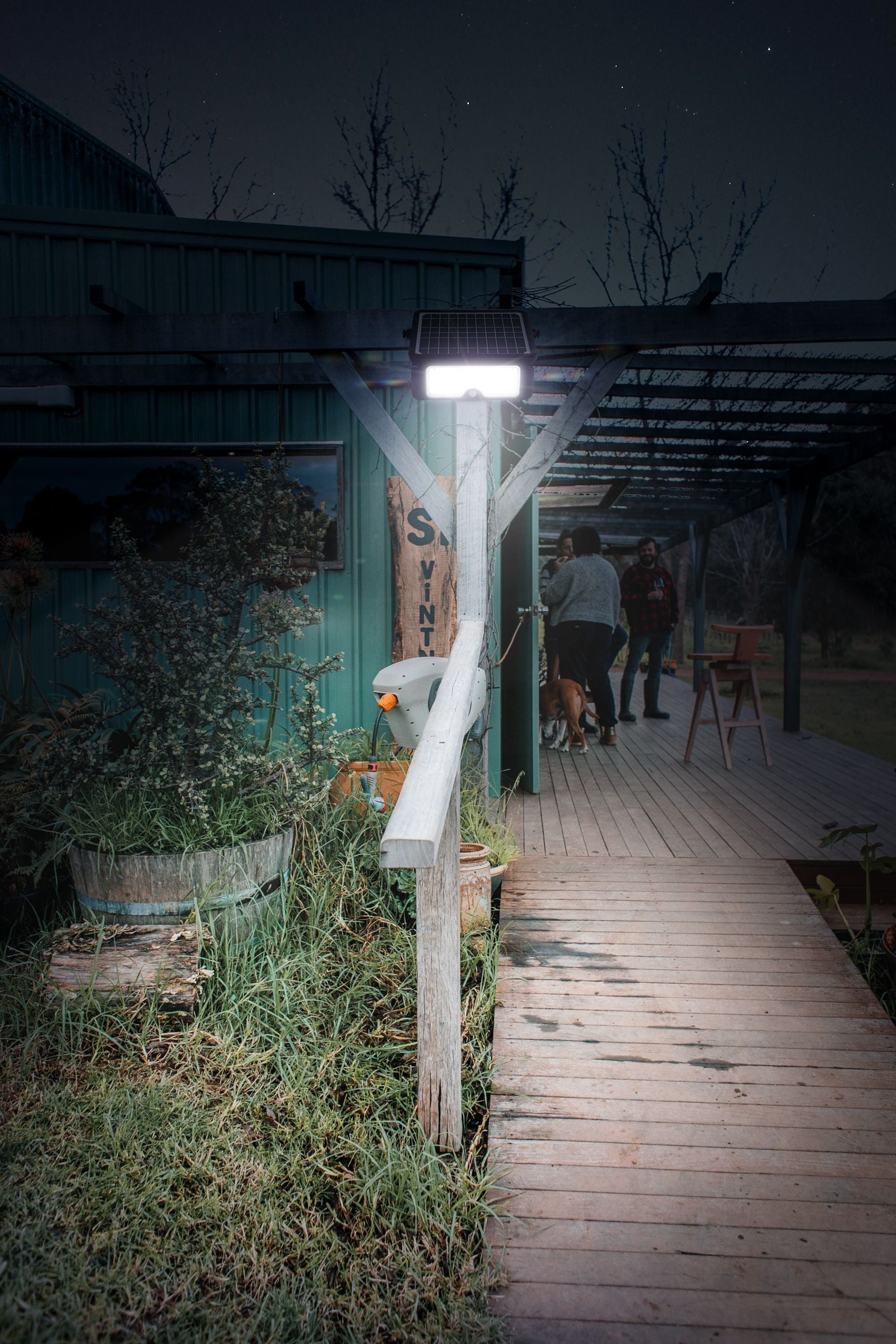 Solar LED Floodlight 10W - Projecteur à énergie solaire - Lampe d'extérieur - IP65 - Lumière vive avec détecteur de mouvement