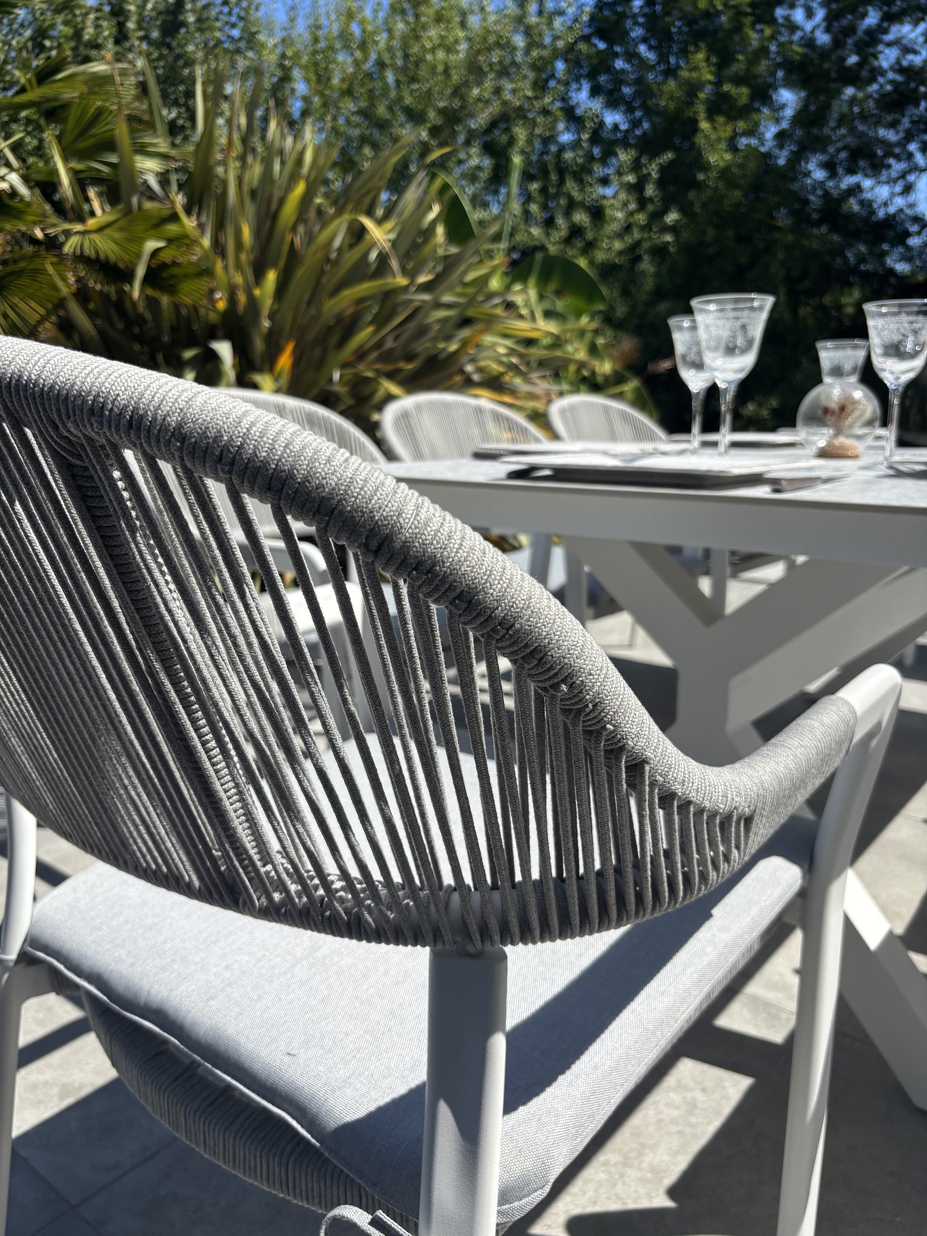 Ensemble repas de jardin Abella 8 places - Blanc 220 cm