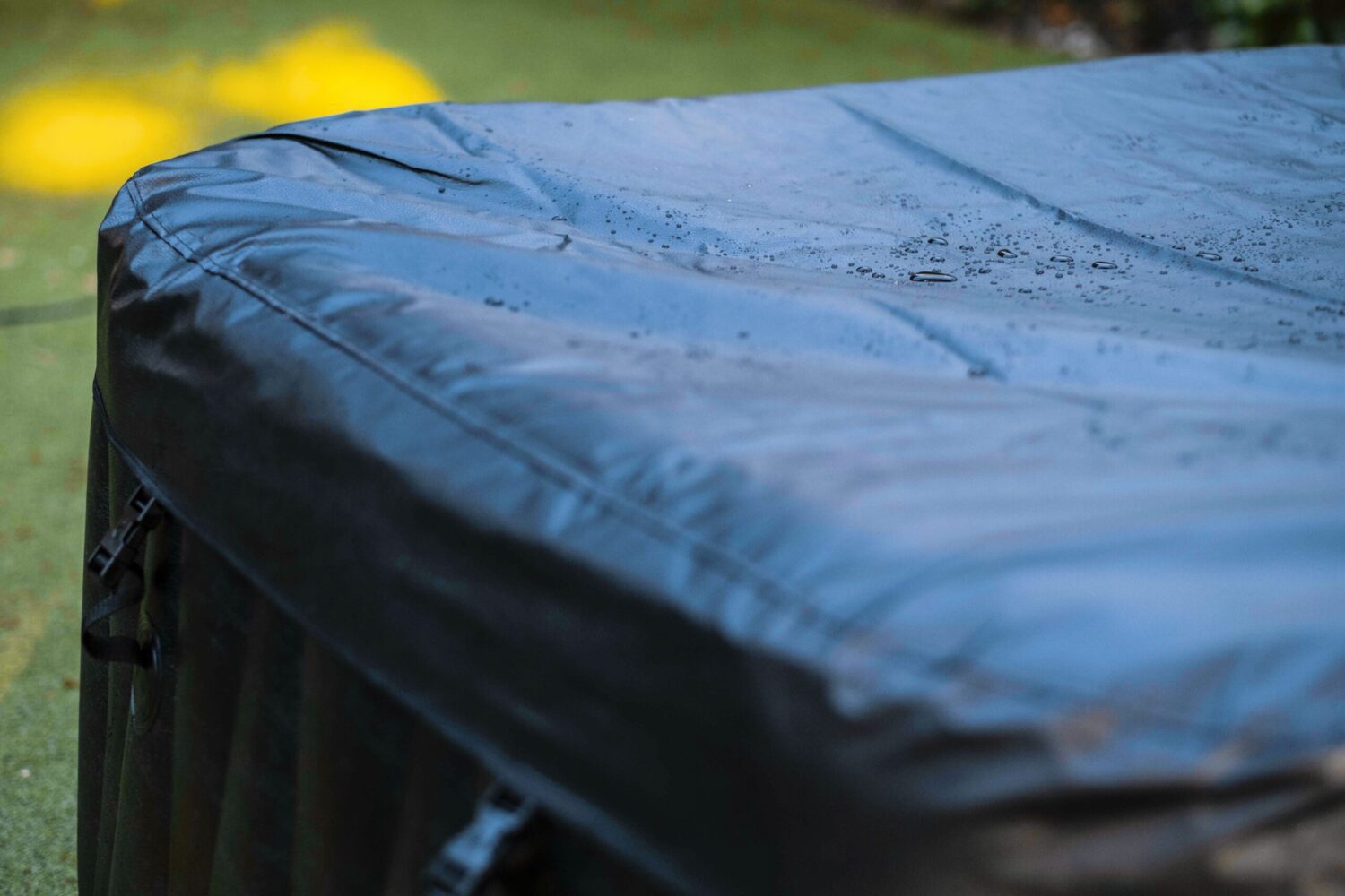 Spa gonflable 4 places carré - Ospazia - Dimensions : 155 x 155 cm - Filtre et bâche inclus