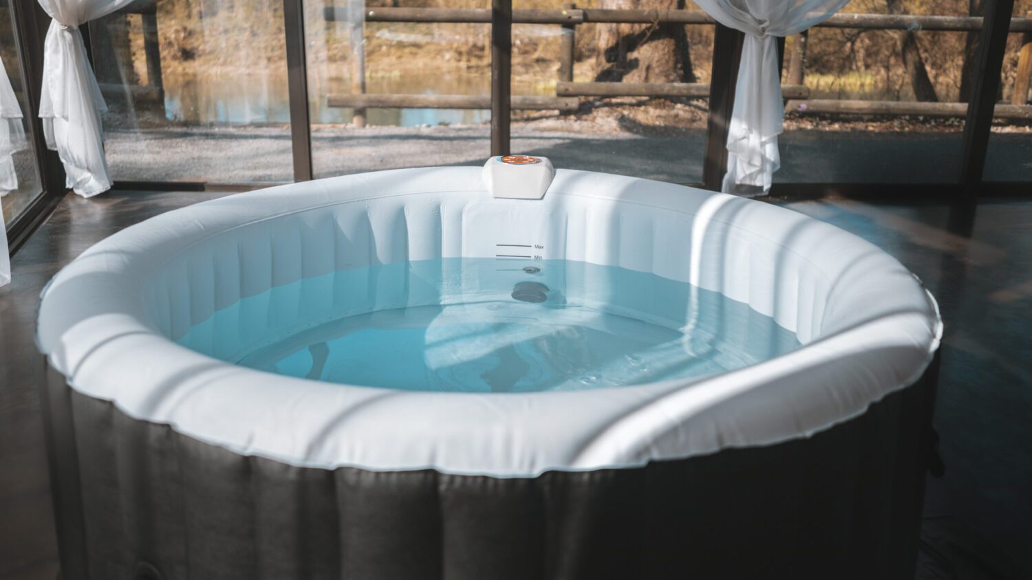 Spa gonflable 6 places rond - Diamêtre : 208 cm