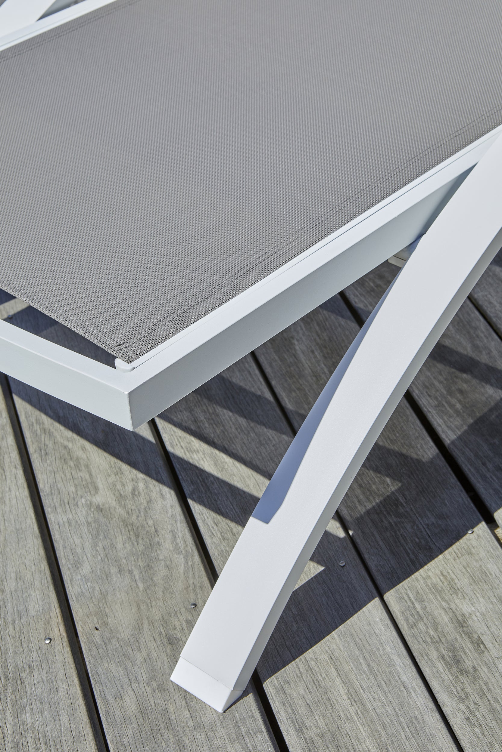 2 bains de soleil BARCELONA-CL-BLANC empilables