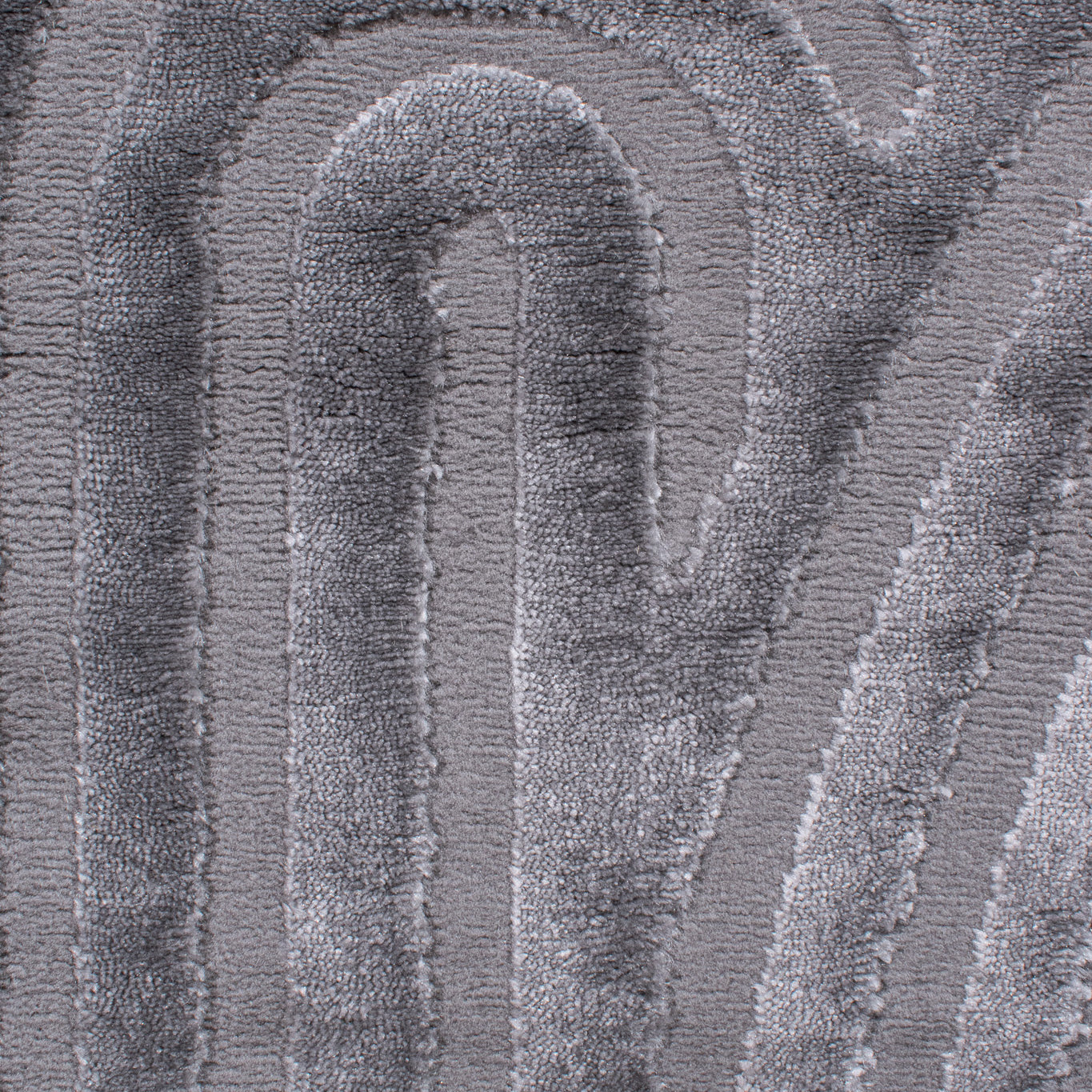 Tapis arc-en-ciel gris avec longs poils en relief