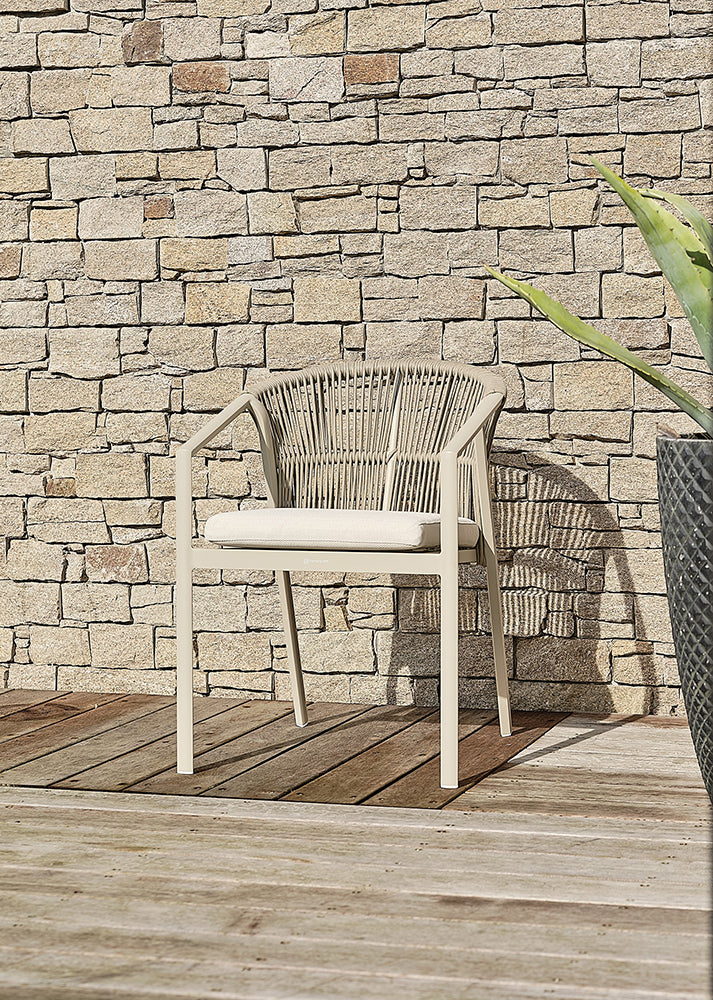 Lot de 2 fauteuils de jardin design grège avec coussins ivoire GAMBI