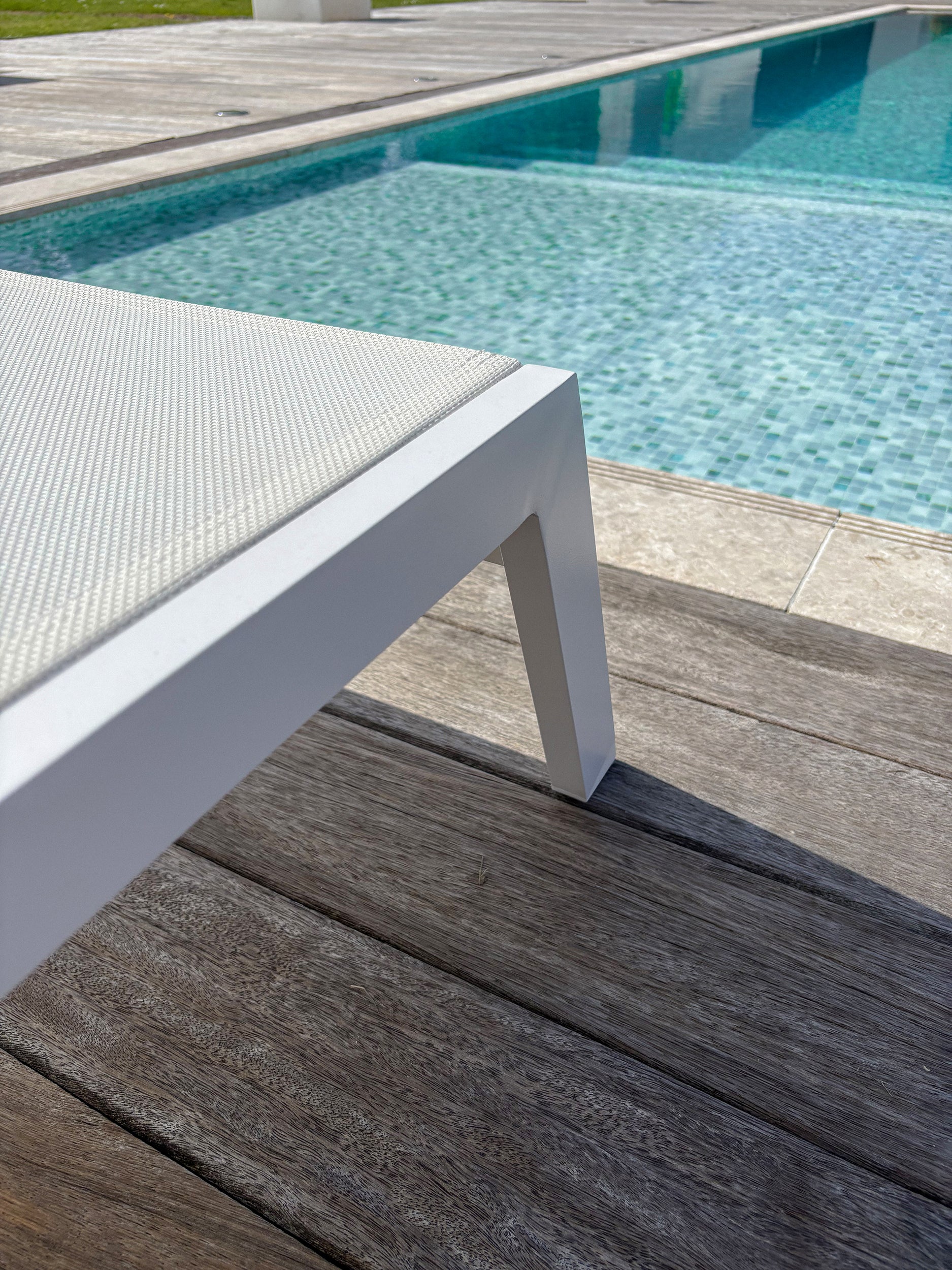 2 bains de soleil multi-positions IBIZA-CL-BLANC
