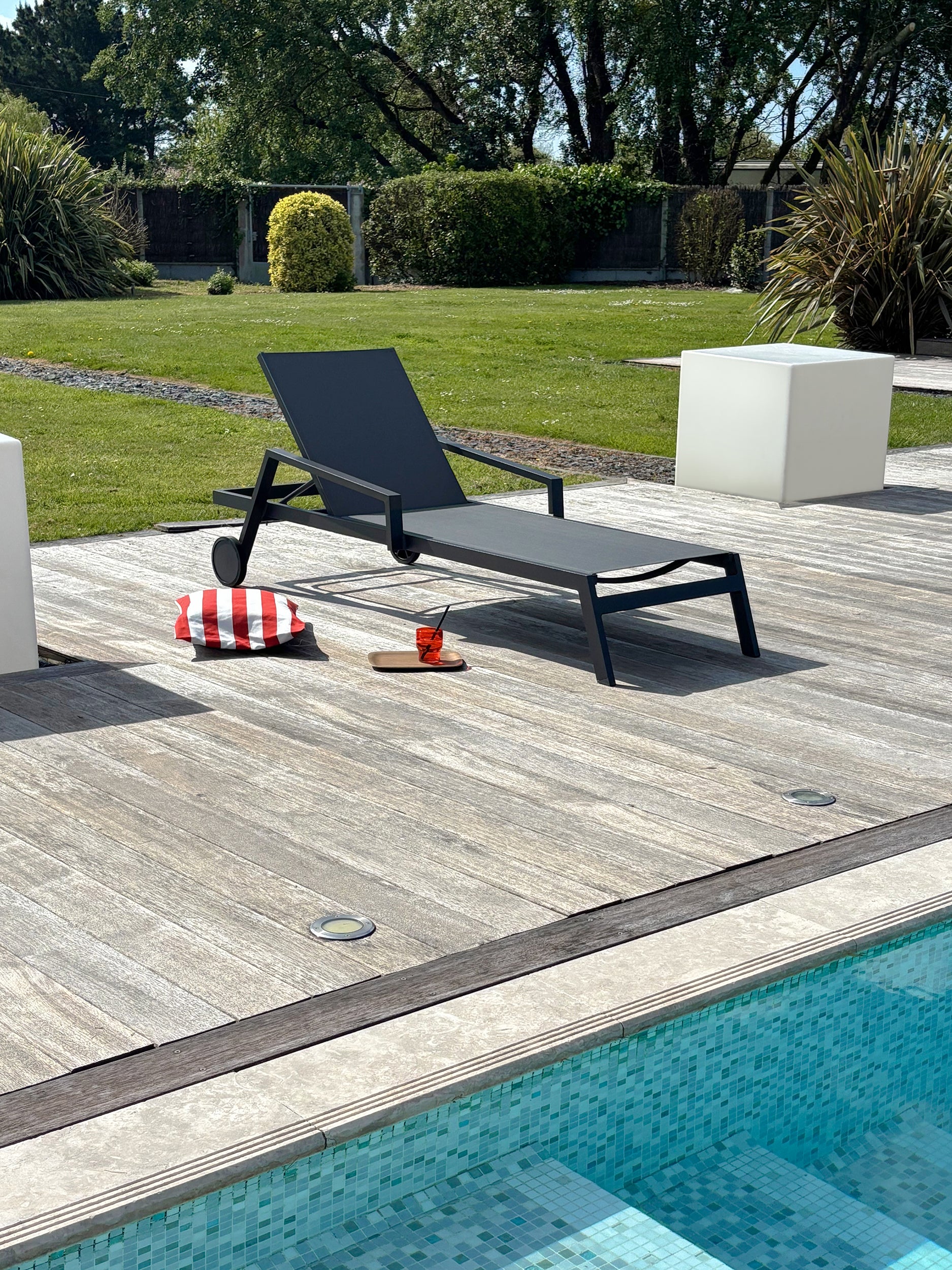 Bain de soleil multi-positions IBIZA en aluminium et textilène - NOIR