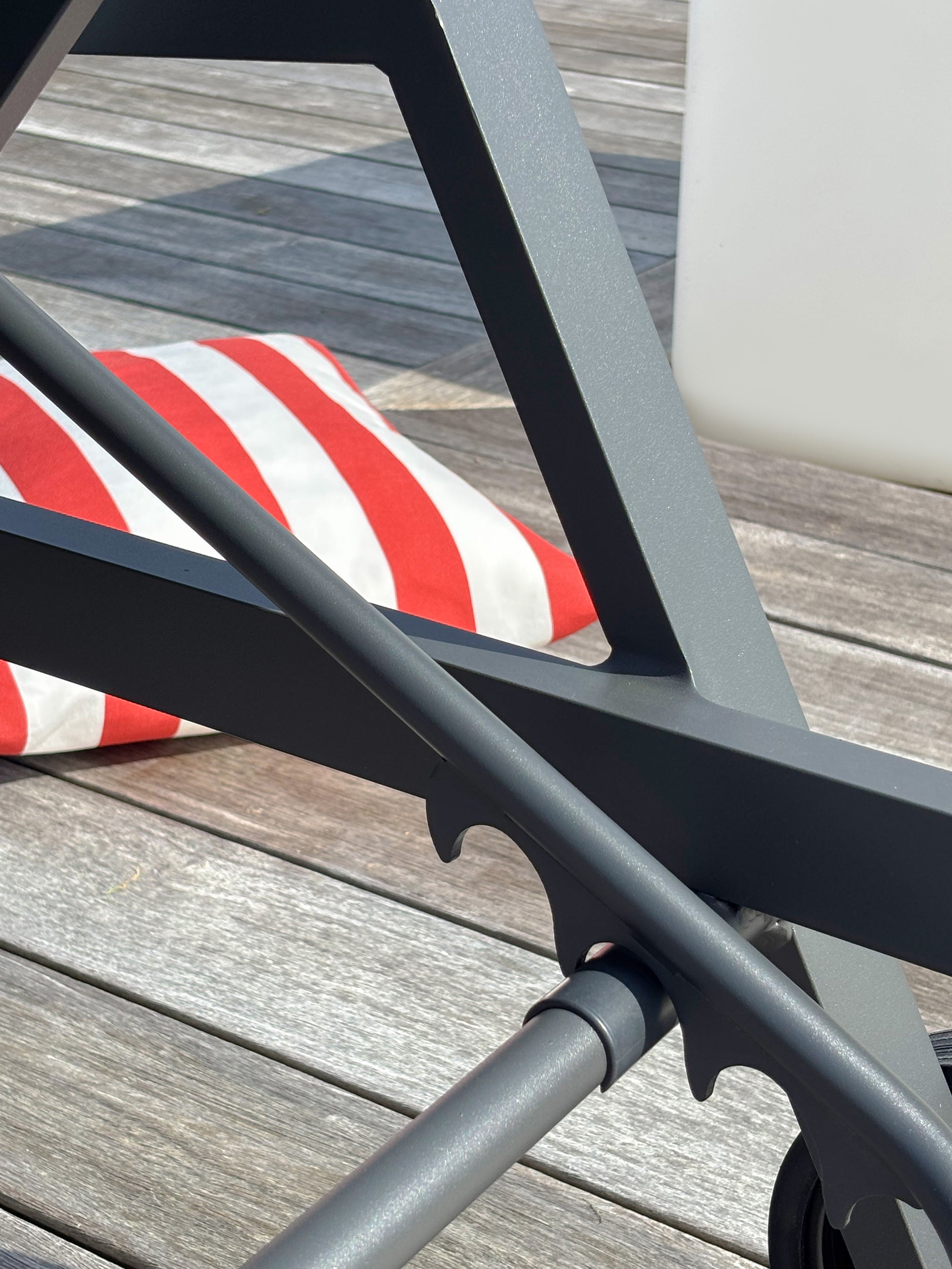 Bain de soleil multi-positions IBIZA en aluminium et textilène - NOIR