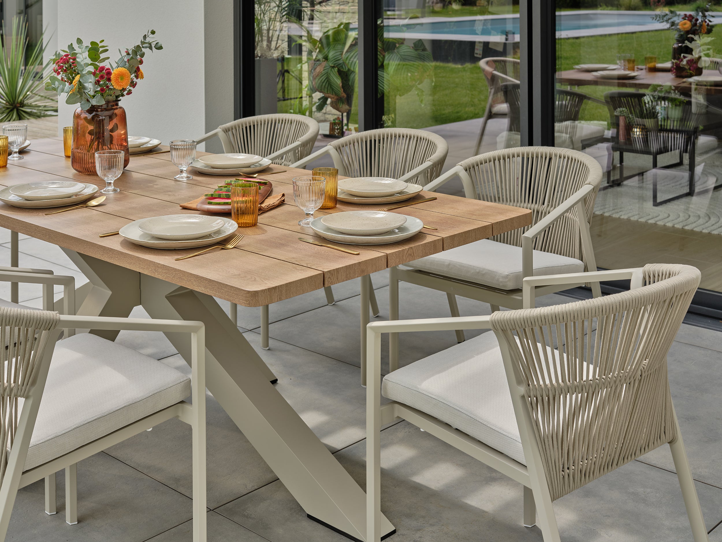Ensemble repas de jardin Kelia 8 places - Grège 220 cm