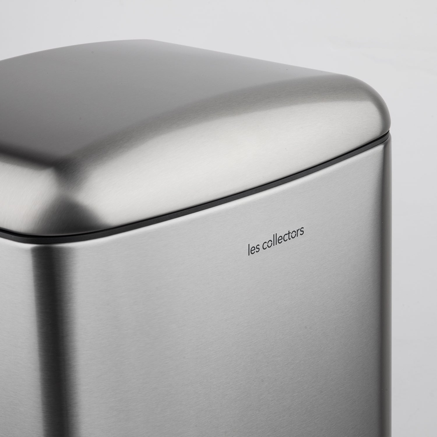 Poubelle pédale 30L - édition inox