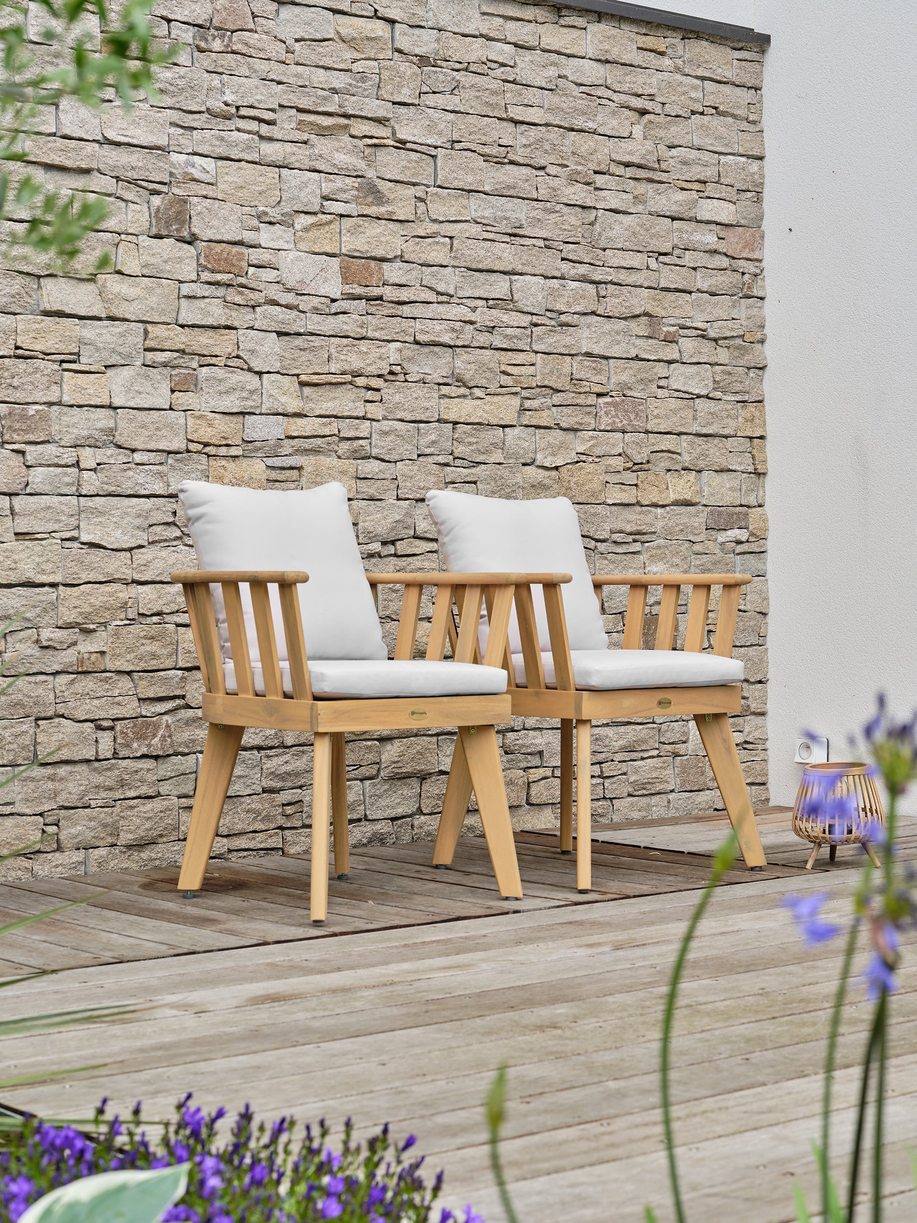 Lot de 2 fauteuils de jardin en acacia LISO avec coussins