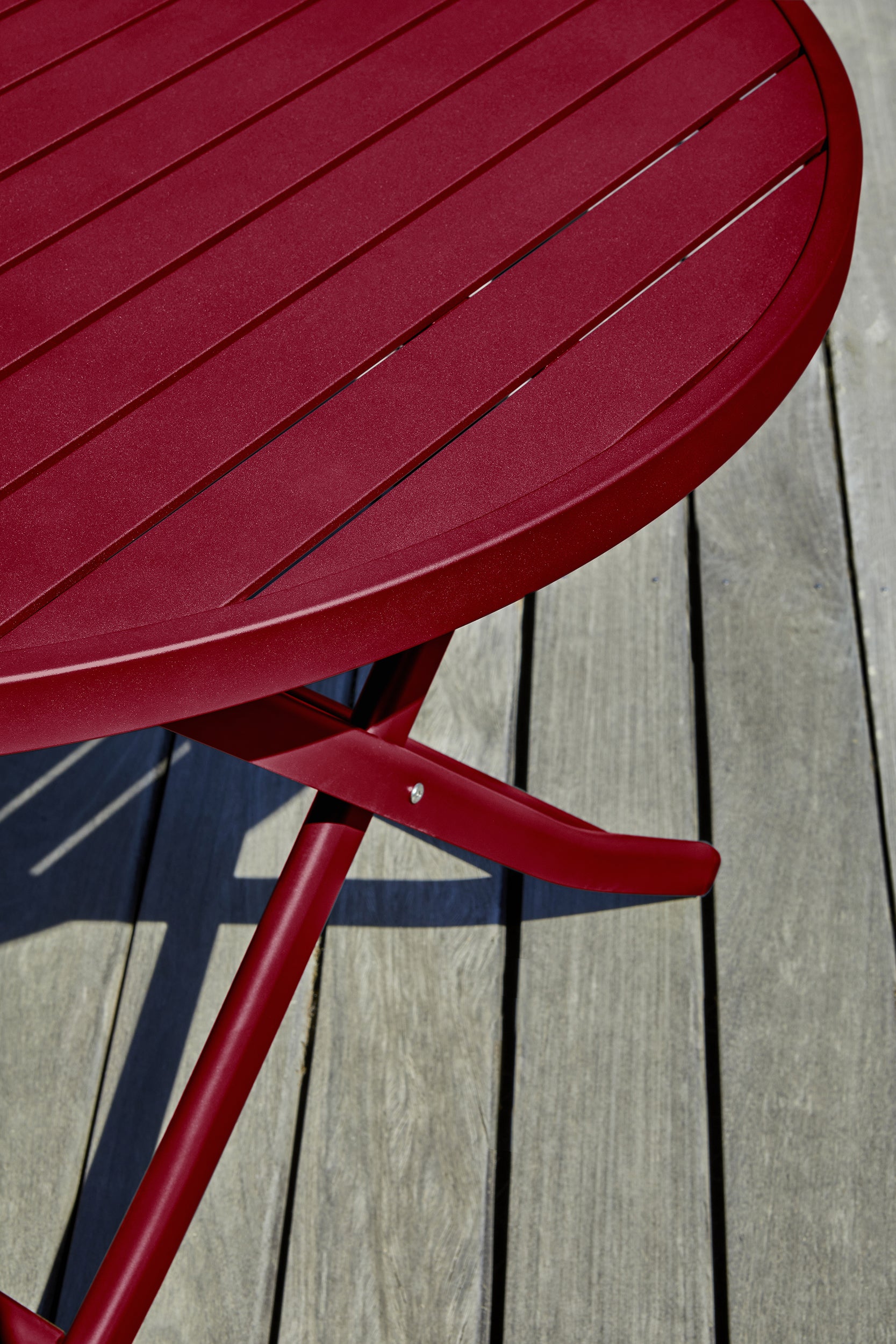 Table de jardin MARIUS-TB110-CARMIN pliante et 4 chaises MARIUS-CP-CARMIN pliantes