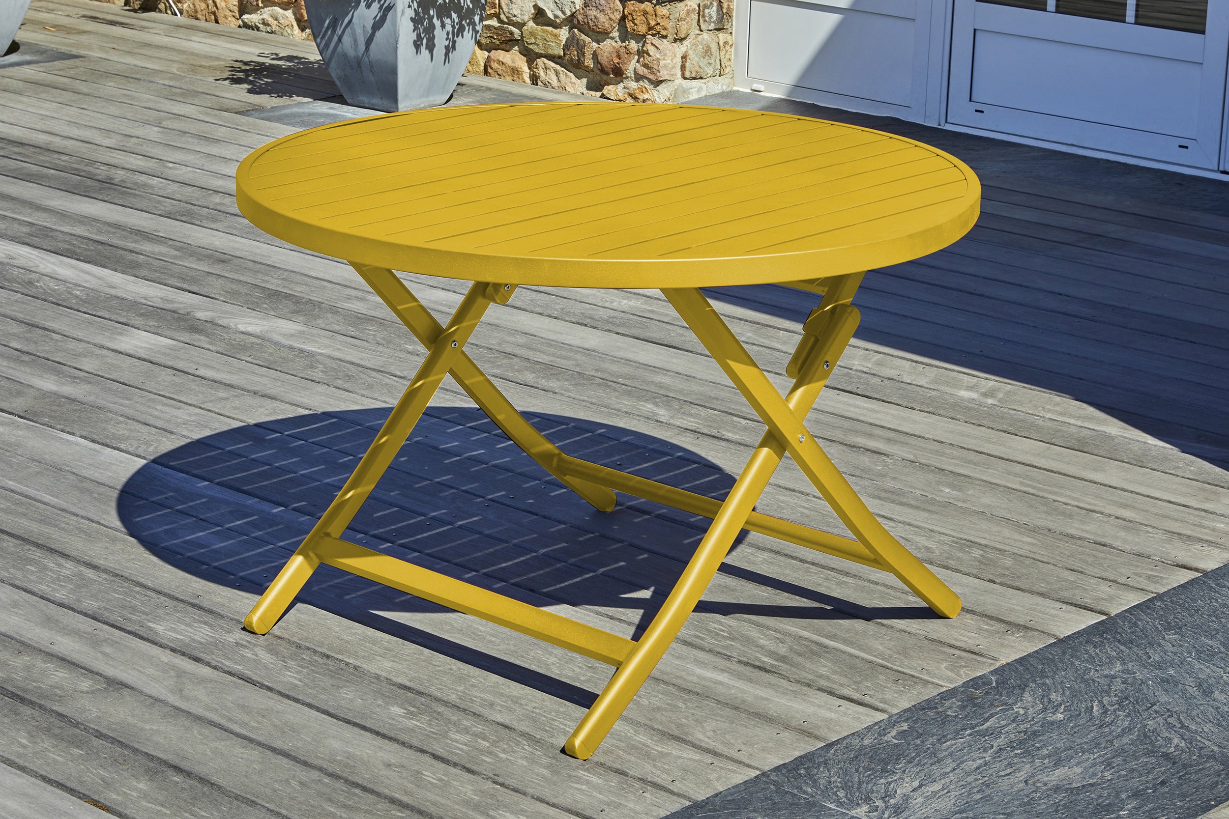 Table de jardin pliante MARIUS (diam. 110 cm) en aluminium - MOUTARDE
