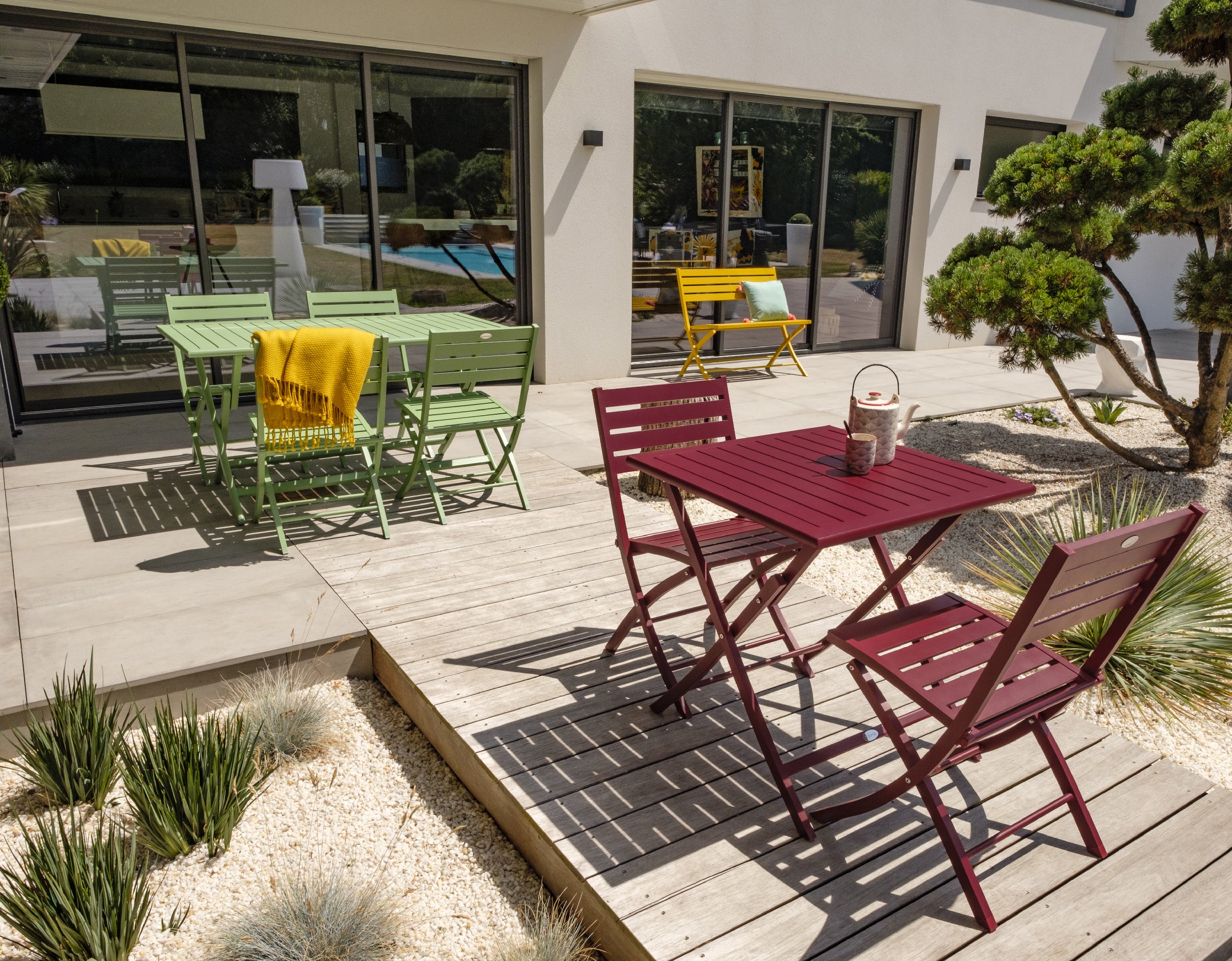 Table de jardin MARIUS-TB70-CARMIN pliante et 2 chaises MARIUS-CP-CARMIN pliantes