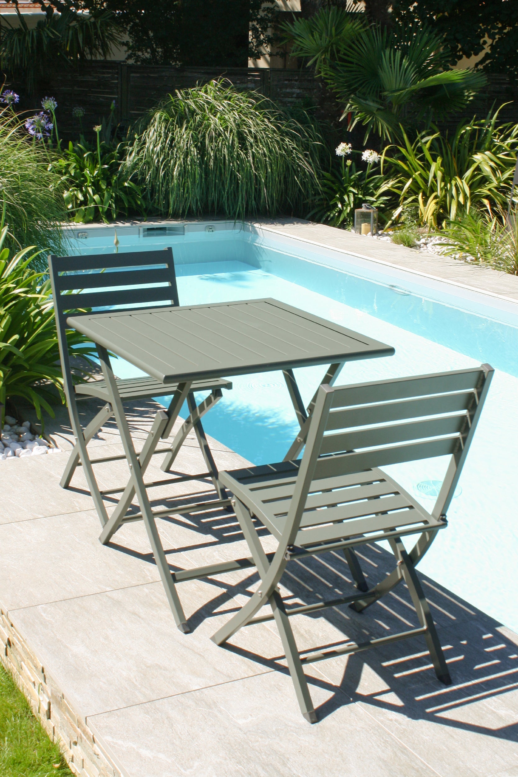 Table de jardin MARIUS-TB70-KAKI pliante et 2 chaises MARIUS-CP-KAKI pliantes