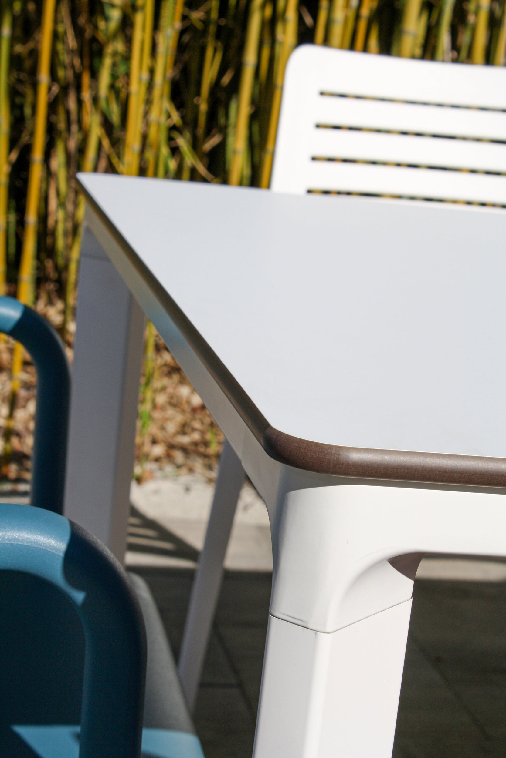 Table de jardin MEET (200x90 cm) en aluminium laqué et peinture Epoxy - BLANC