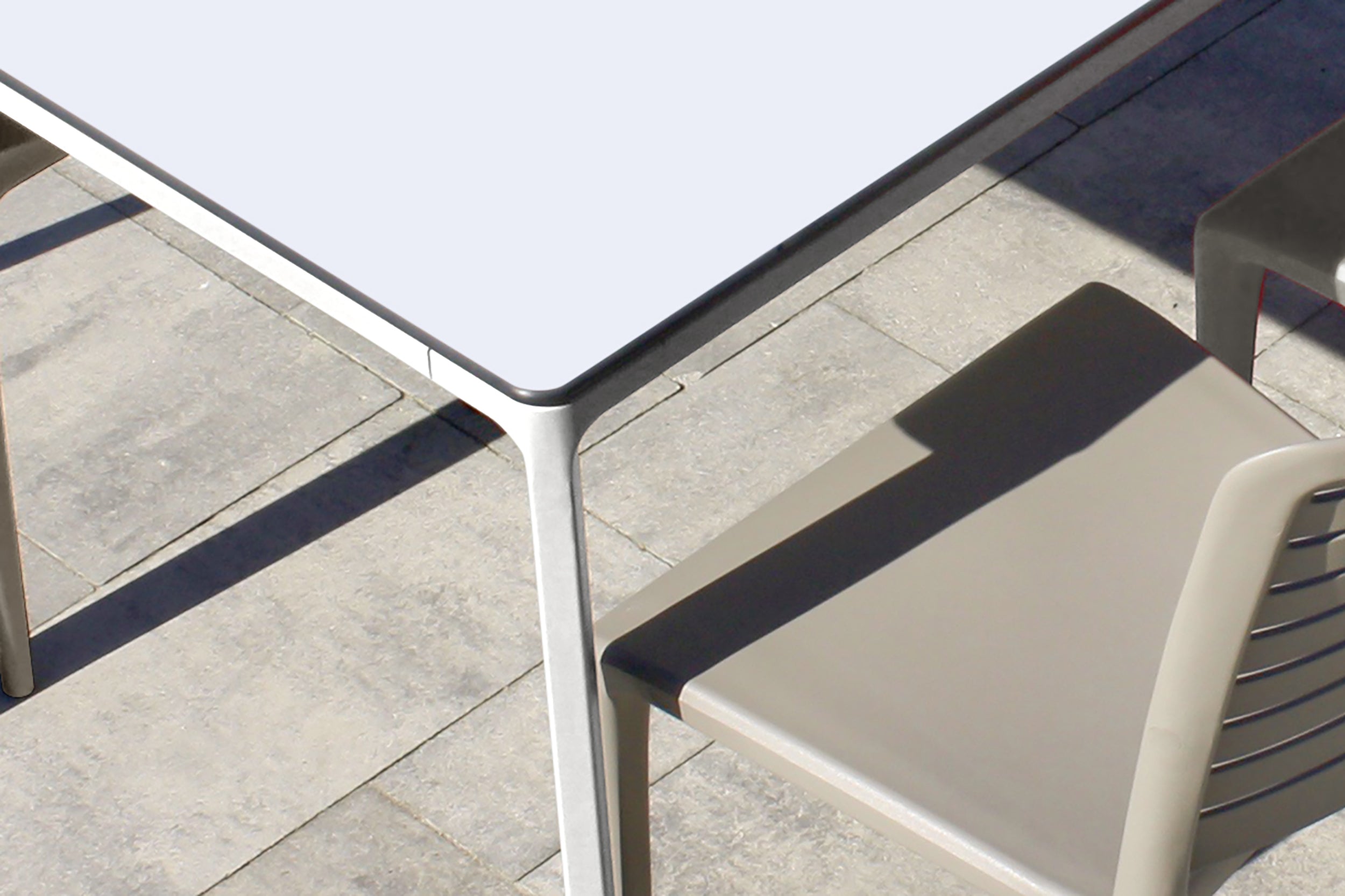 Table de jardin MEET (200x90 cm) en aluminium laqué et peinture Epoxy - BLANC
