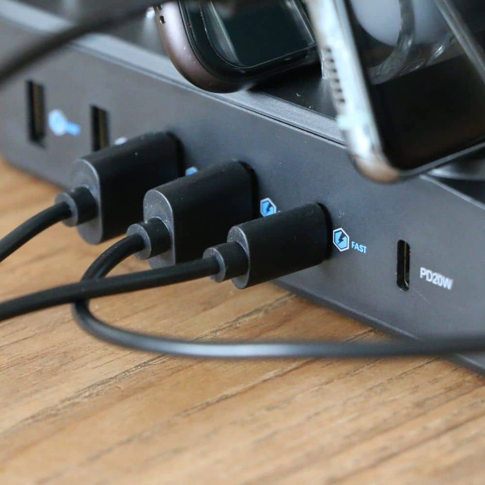 Station de charge avec cables Moovy 6 en 1 + 6 câbles de chargement