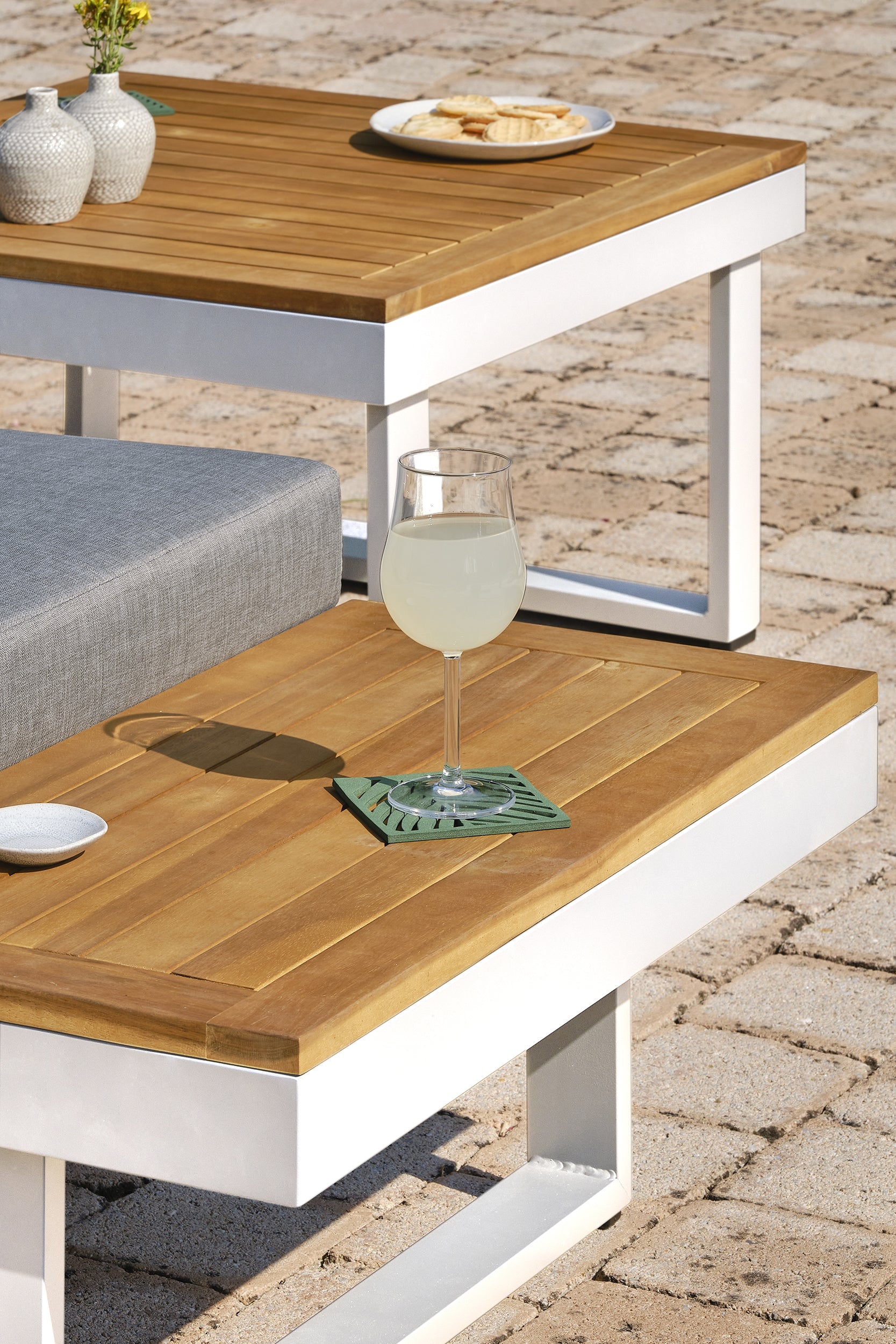 Salon de jardin MIYAKO 5 places en aluminium et acacia - BLANC
