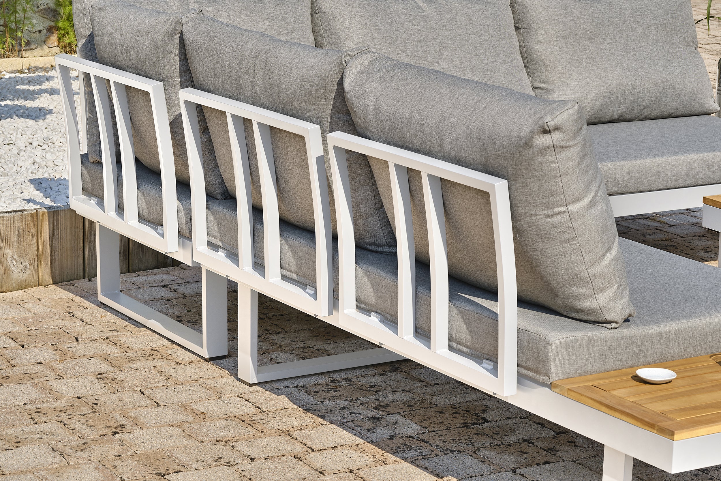 Salon de jardin MIYAKO 5 places en aluminium et acacia - BLANC