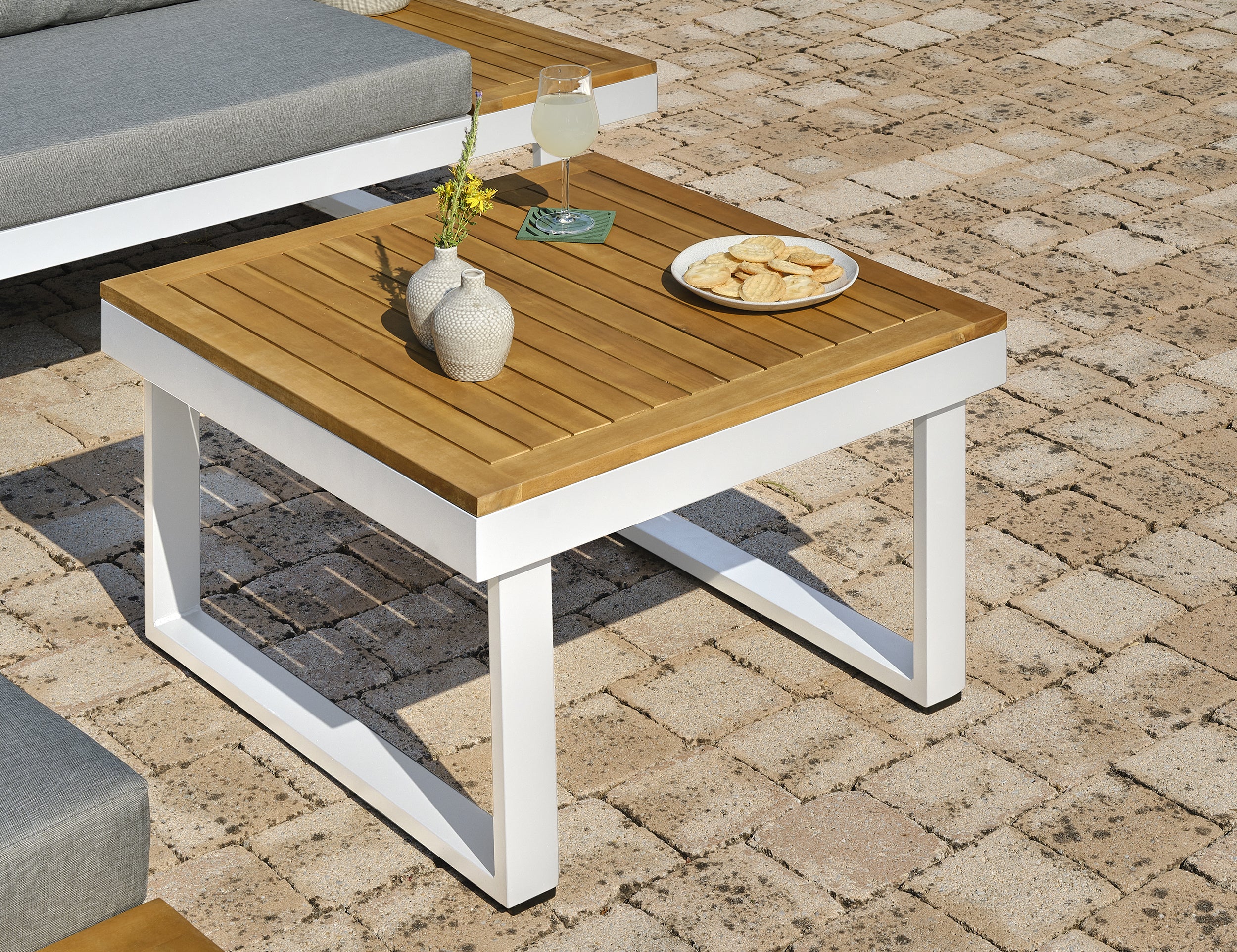 Salon de jardin MIYAKO 5 places en aluminium et acacia - BLANC