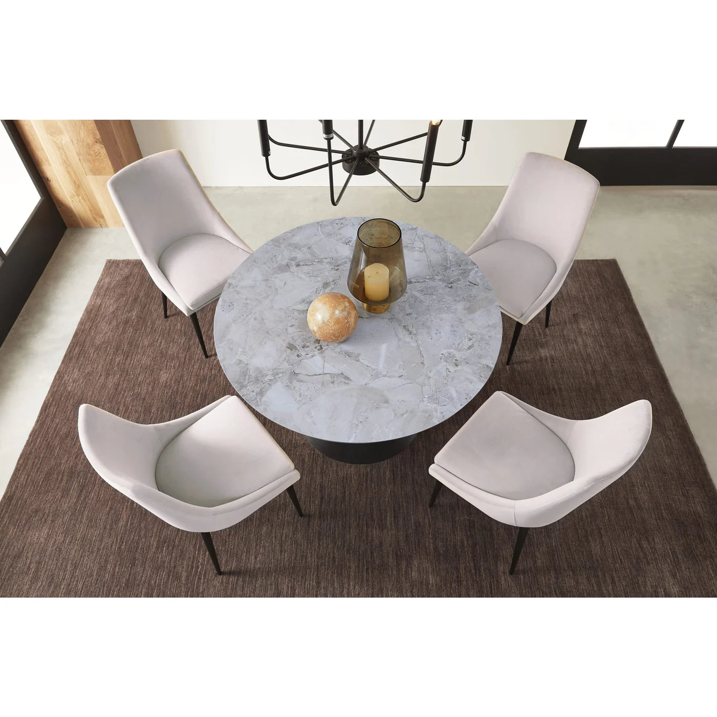 Chaise de salle à manger avec pieds en métal rembourrés, couleur gris cendré et noir - Winston