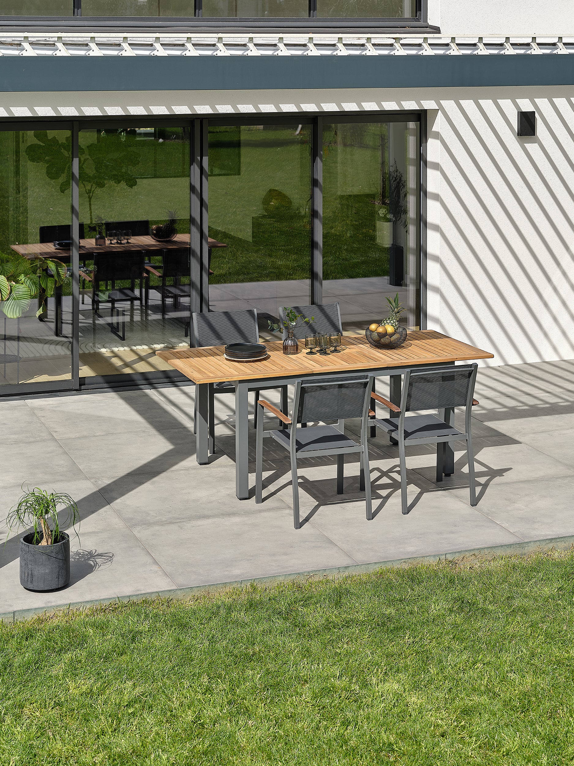 Ensemble repas de jardin extensible en acacia naturel ORSINO 4 places - 150 à 200 cm