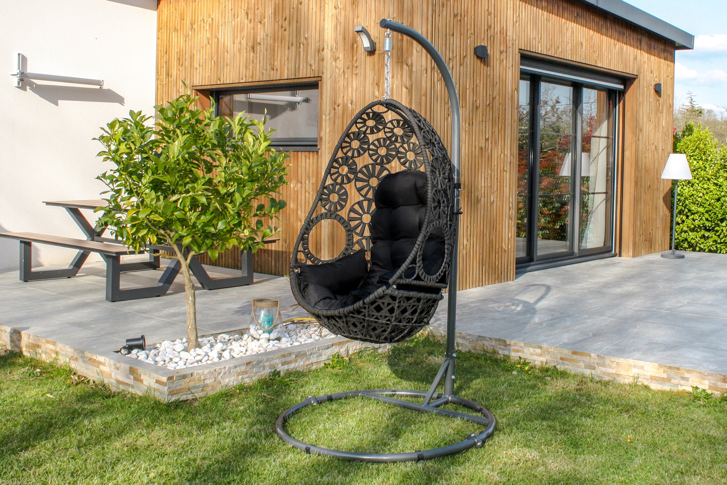 Balancelle de jardin SAMOA en résine tressée avec coussin noir - GRIS ANTHRACITE
