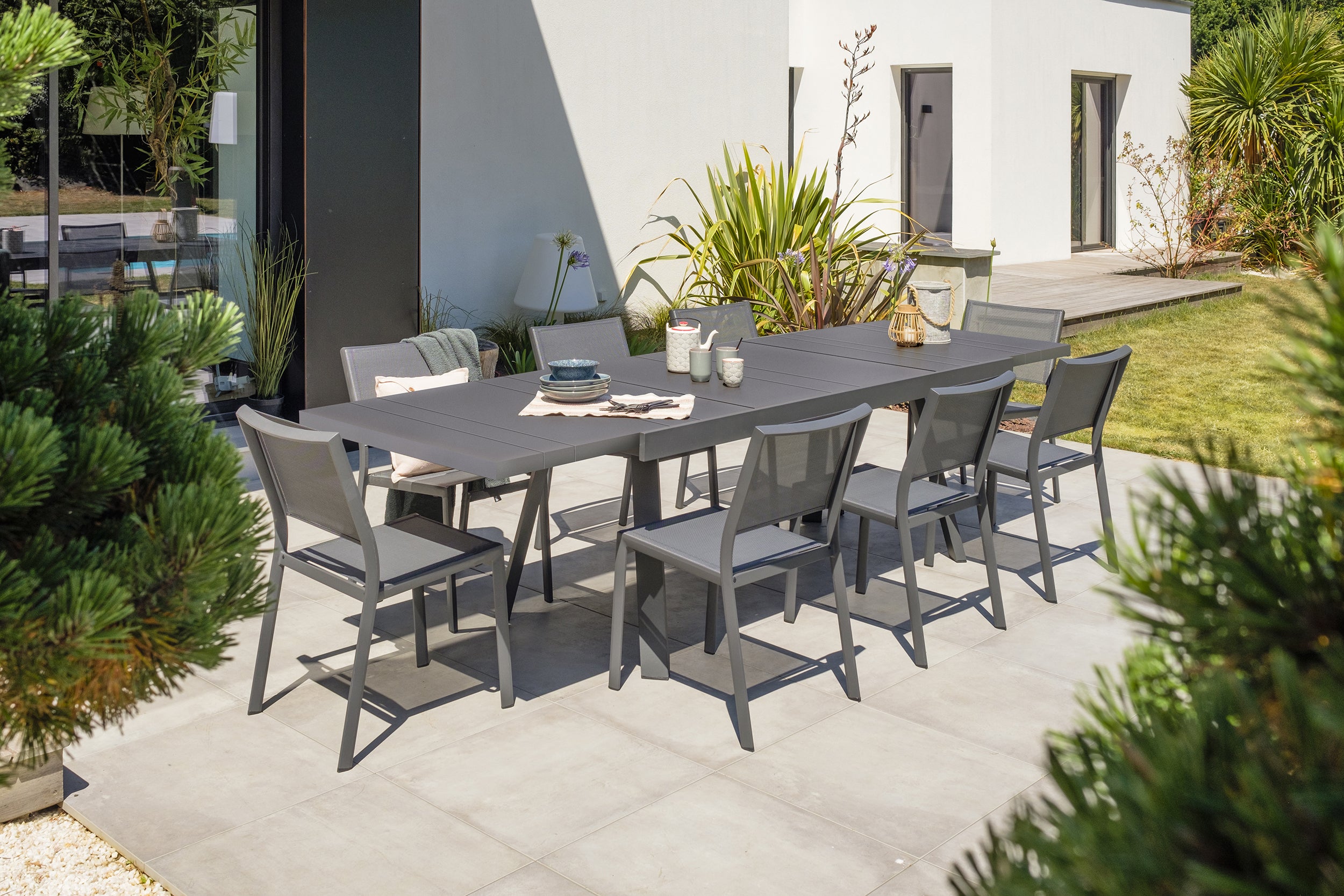 Table de jardin STOCKHOLM-TB300-ALU avec rallonge et 8 chaises STOCKHOLM-CH empilables