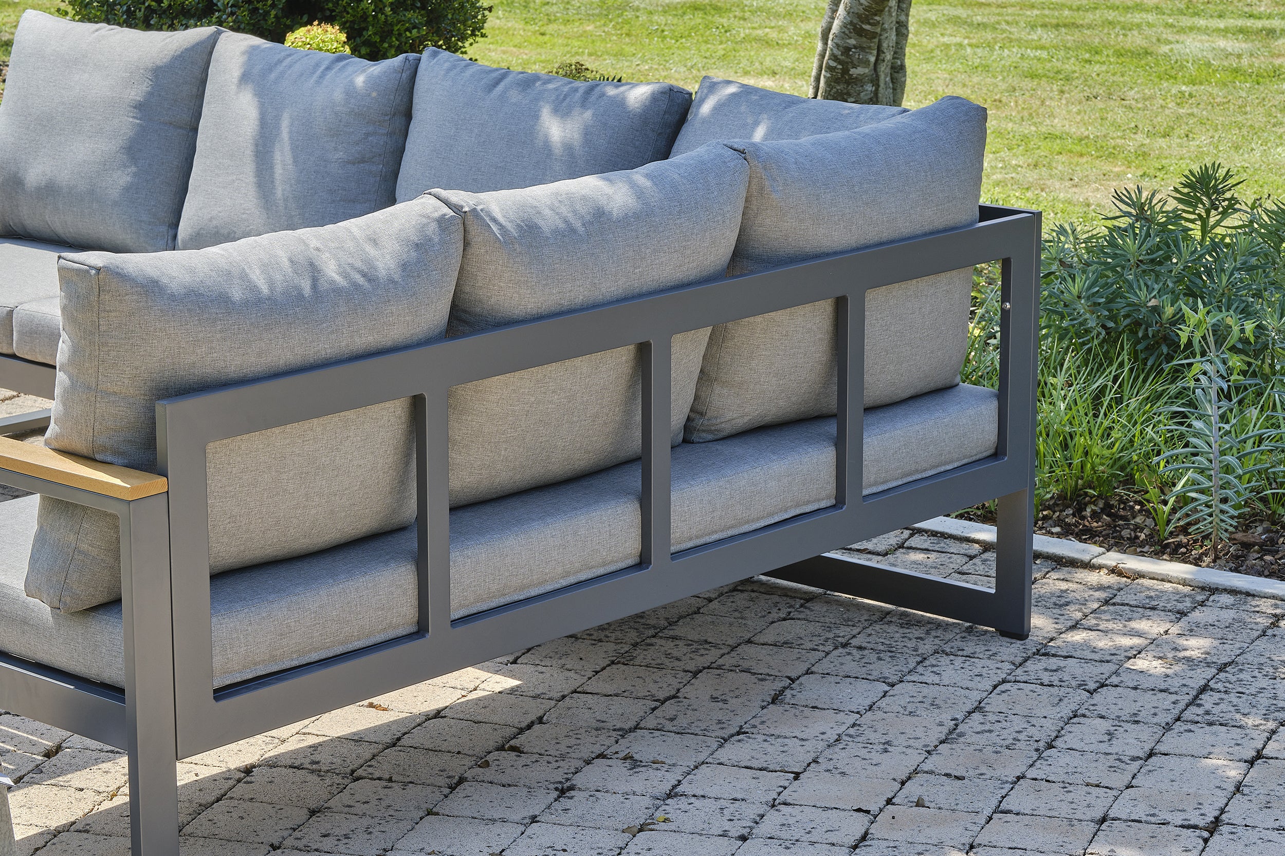 Ensemble repas de jardin YONAHA 7 places en aluminium et acacia - GRIS ANTHRACITE