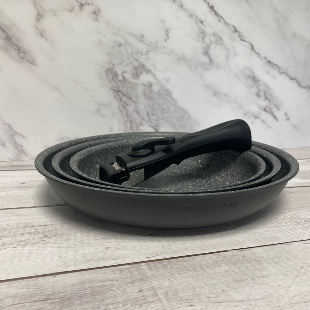 Set de 3 Poêles Tous Feux Noir Arthur Martin 20 - 24 - 28 cm avec une Poignée