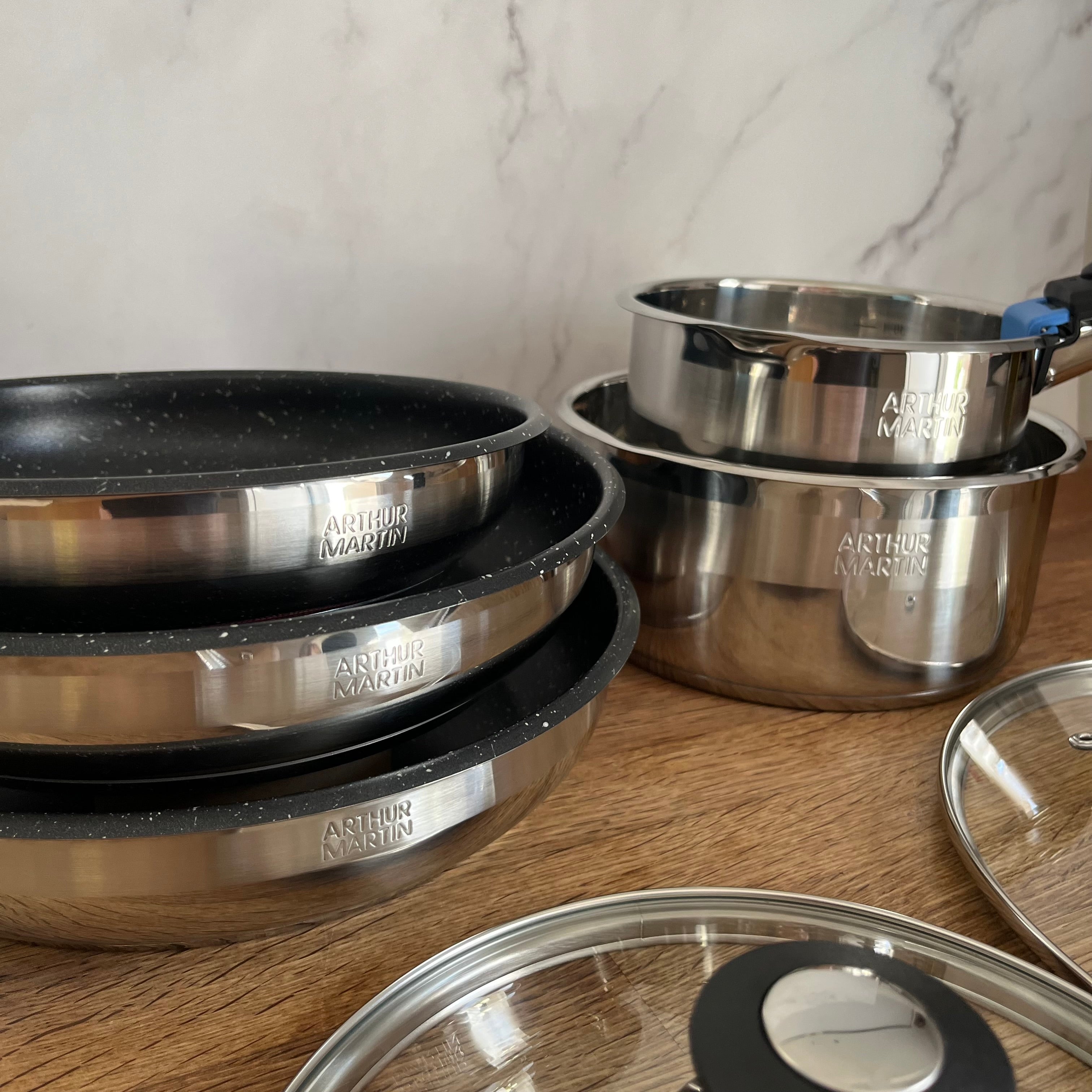 Batterie de Cuisine 8 Pièces Arthur Martin Poêles et Casseroles en Inox avec Accessoires, Tous Feux Dont Induction