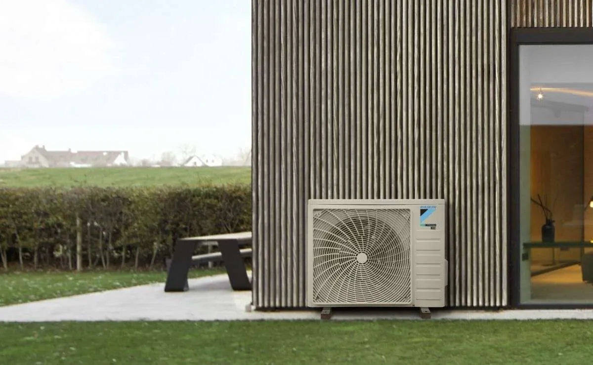 Kit climatiseur réversible Monosplit Sensira 5kw - 18000BTU - A++/A+ - R32