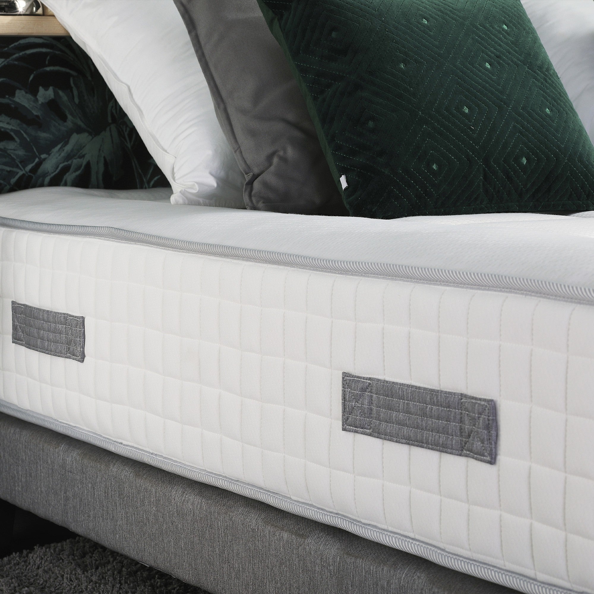 Matelas 28 cm ressorts ensachés PALACIO - soutien ferme et confort équilibré