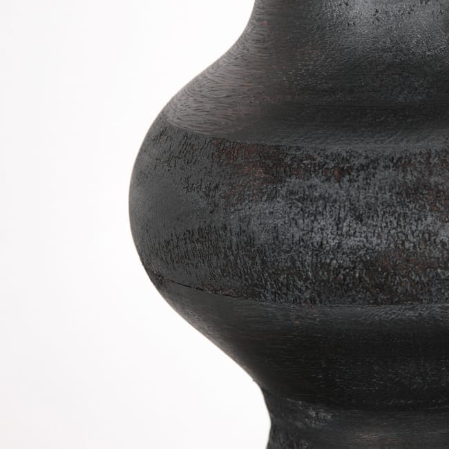 Lampe de table en bois noir avec abat-jour en osier naturel