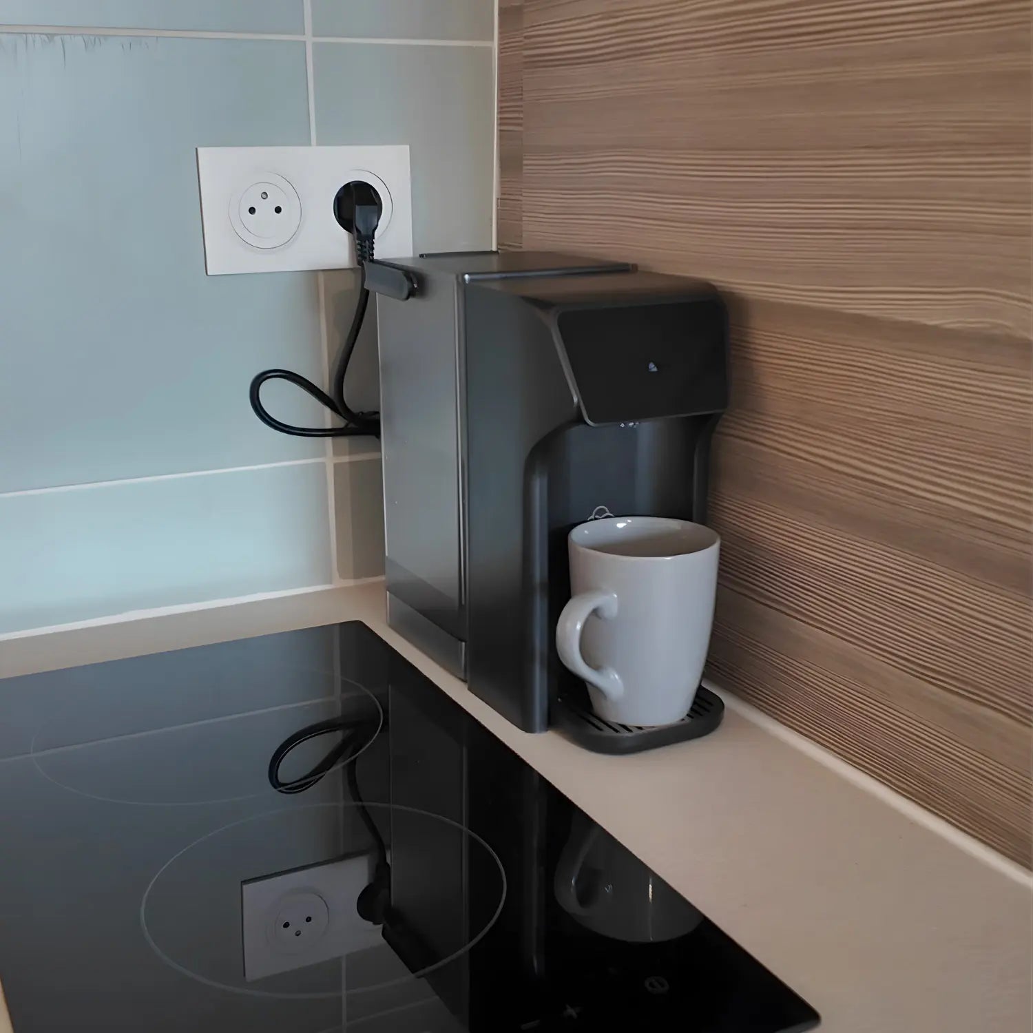 Fontaine à eau ultra compacte et autonome OVI E – coloris noir