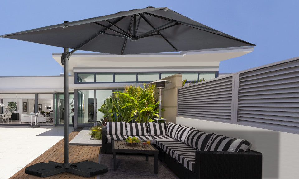 Parasol 360° carré gris 3m avec housse