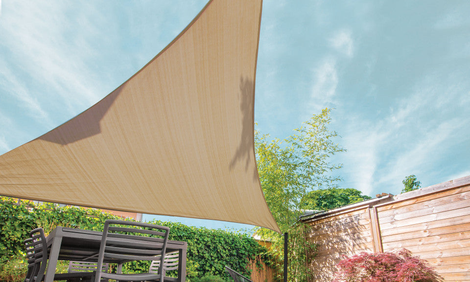Voile d'ombrage triangulaire beige 5x5x5m