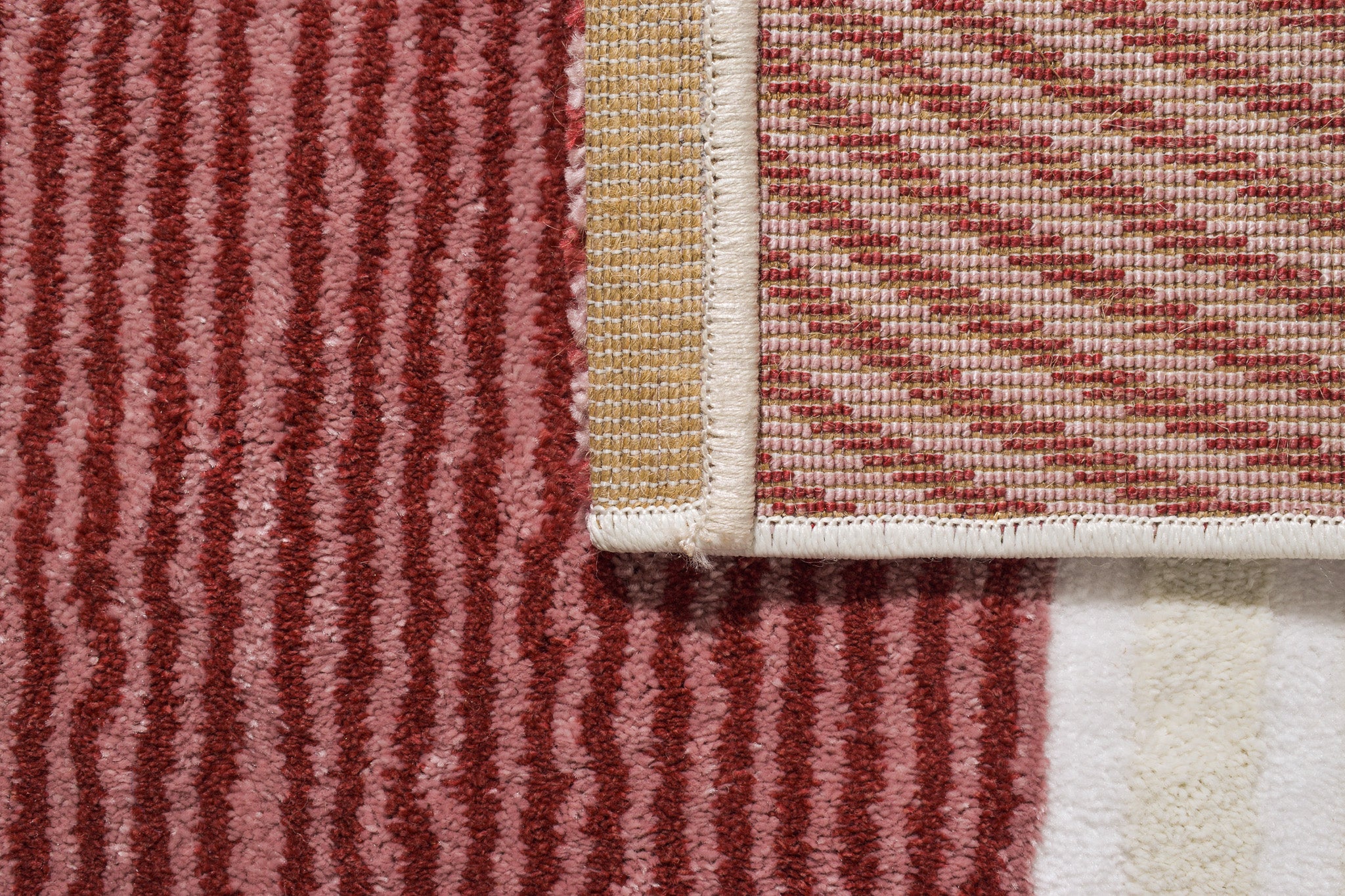 Tapis géométrique en polypropylène à poils courts - Rouge