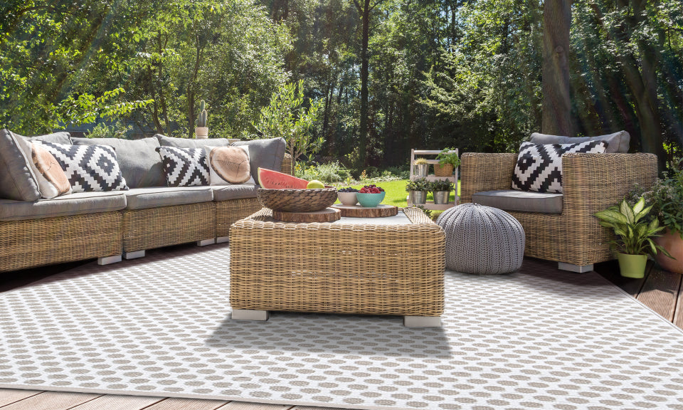 Tapis extérieur rectangulaire 160 x240cm taupe Manila motifs "pois"