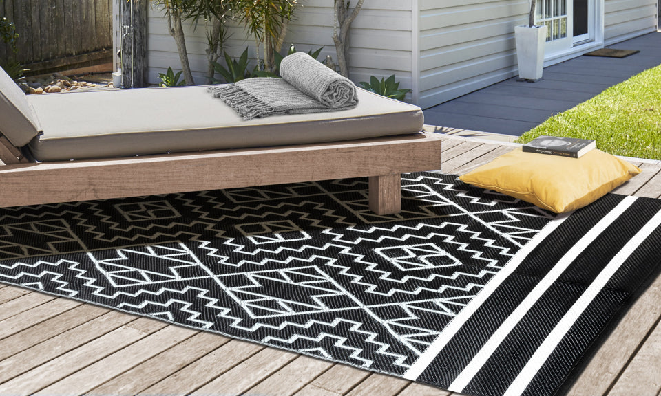 Tapis extérieur rectangulaire 160 x240cm noir Inca motifs "ethniques"
