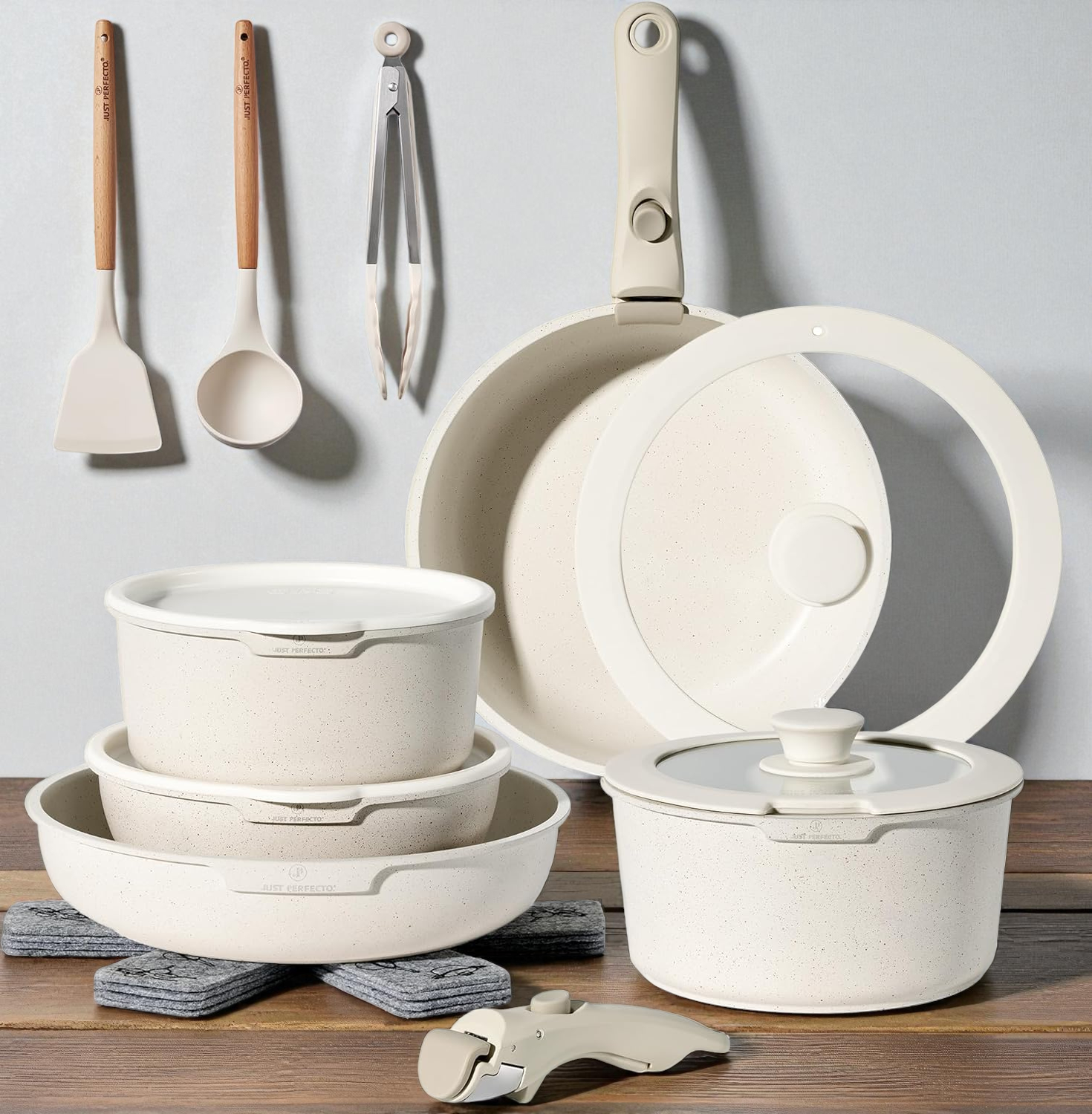 Batterie de cuisine 18 pièces avec poignées amovibles en Granit beige - Tous feux dont induction