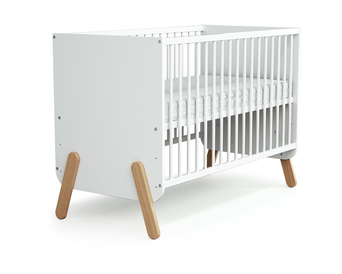Lit bébé en bois PIRATE Blanc et Hêtre 60 x 120 cm