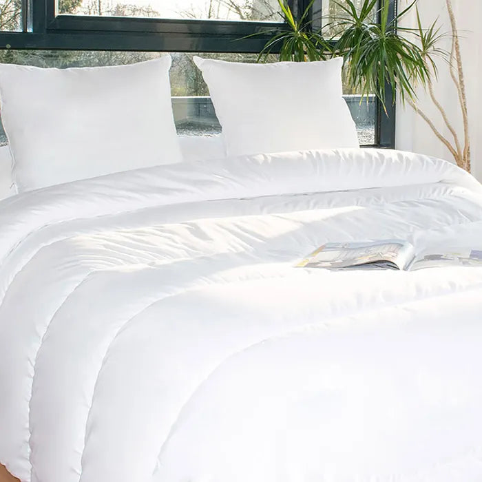 Couette tempérée + Oreillers 100% polyester 60x60 Dimensions - 140 x 190 cm