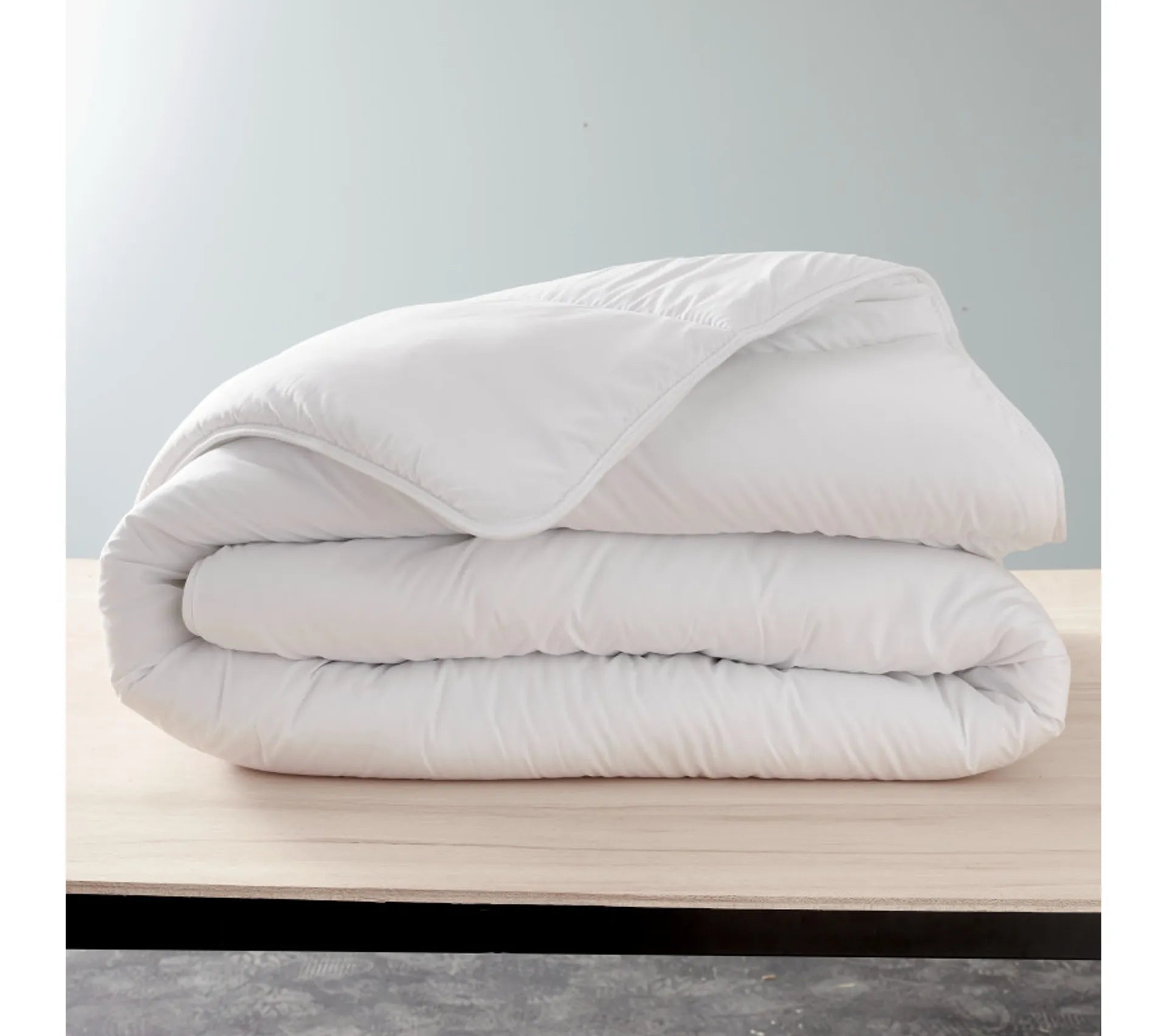 Pack 3 pièces Couette 140 x 200 cm + Oreiller 60 x 60 + Oreiller 45 x 70 Gamme  "Douceur" - Traité Anti Acarien Soft & Care