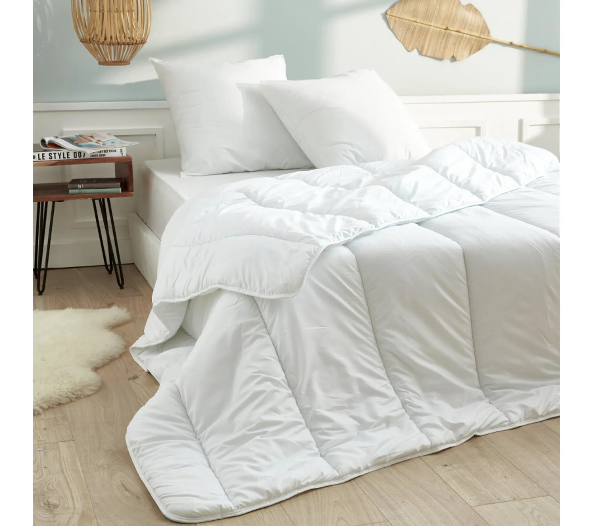 Pack 4 pièces Couette 260 x 240 cm + 2 Oreillers 60 x 60 + Polochon 160 Gamme  "Douceur" - Traité Anti Acarien Soft & Care